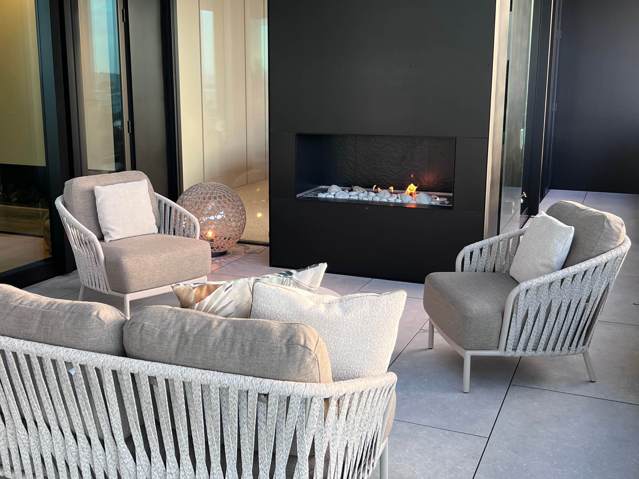 James Lounge Chair - Modern Comfortable Recliner for Living Room, Bedroom & Office - Perfect for Relaxing, Reading & Napping