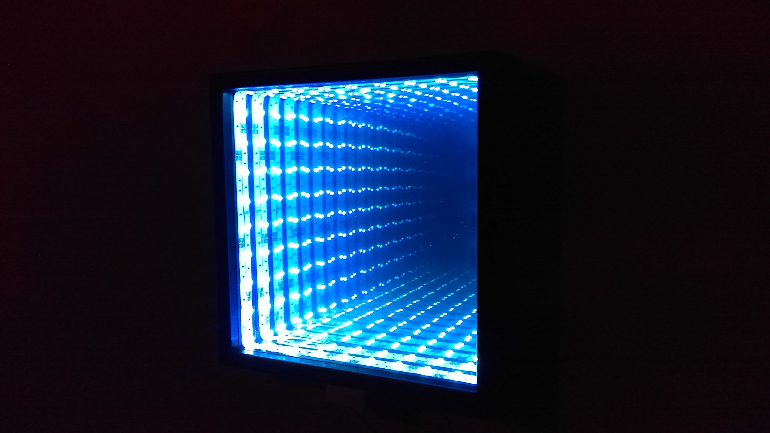 Infinity Mirror LED Night Light - Modern Home Decor for Bedroom, Living Room & Office - Create a Stunning Visual Effect with Endless Reflections