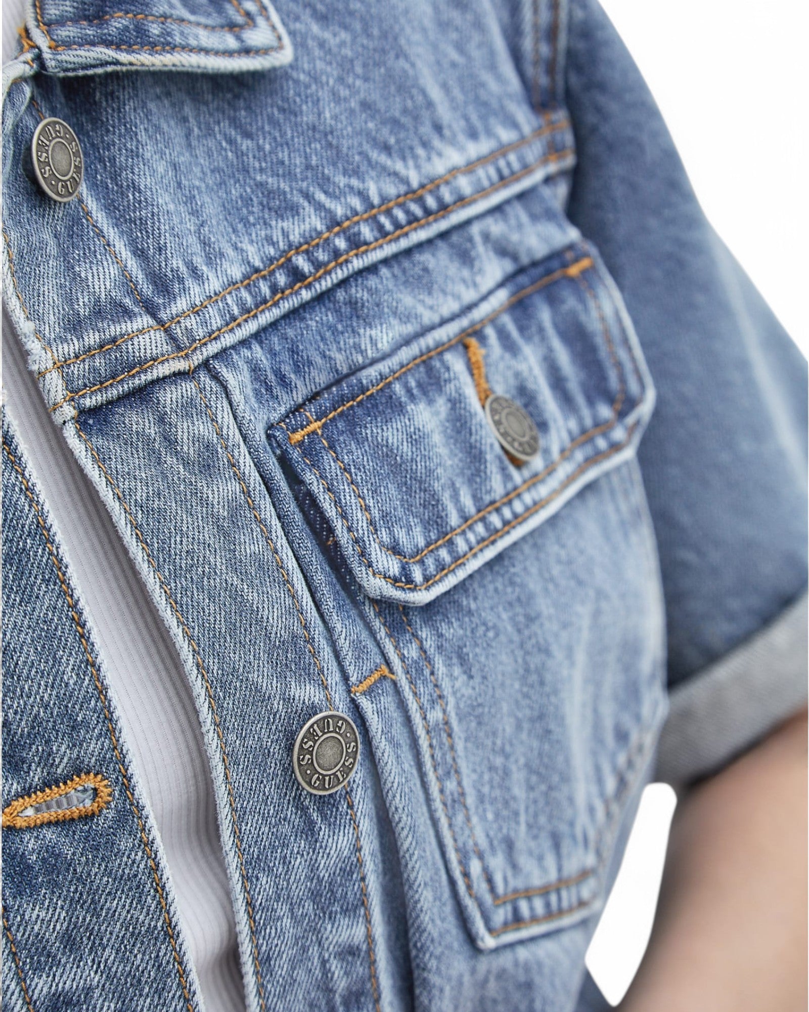 GUESS Originals Workers Denim Shirt for Men - Classic Blue Denim Button-Up Shirt with Chest Pocket | Casual Wear, Workwear & Outdoor Activities