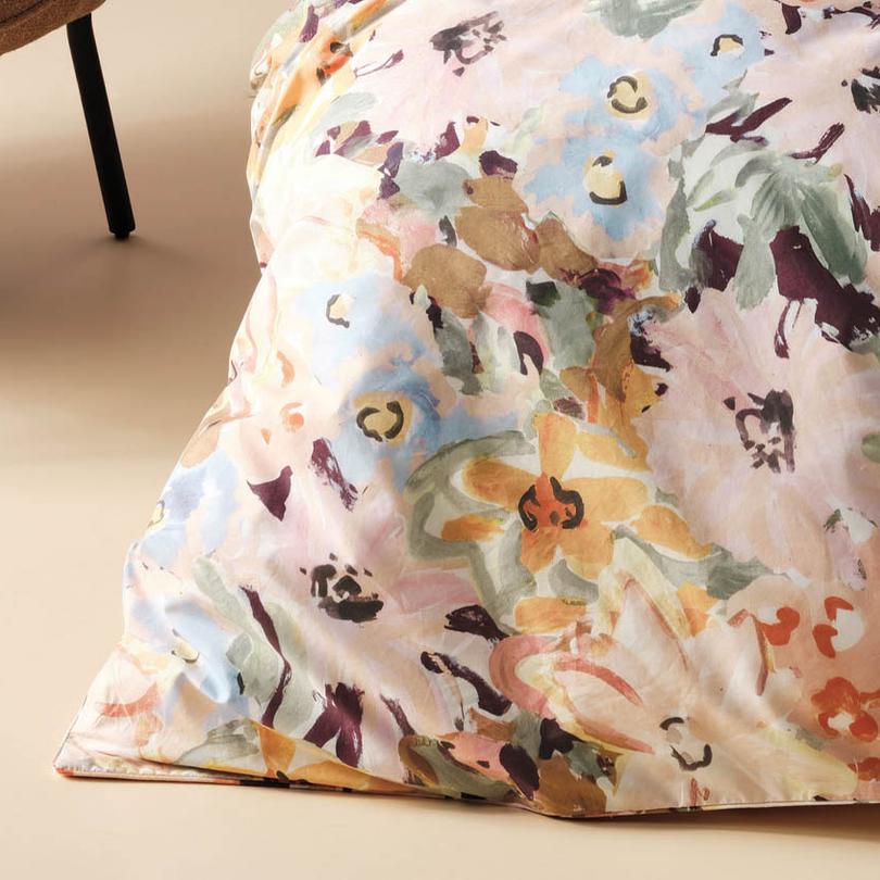 Linen House Fergie Peony Quilt Cover Set - Queen Size Floral Bedding for Master Bedroom & Guest Room Decor
