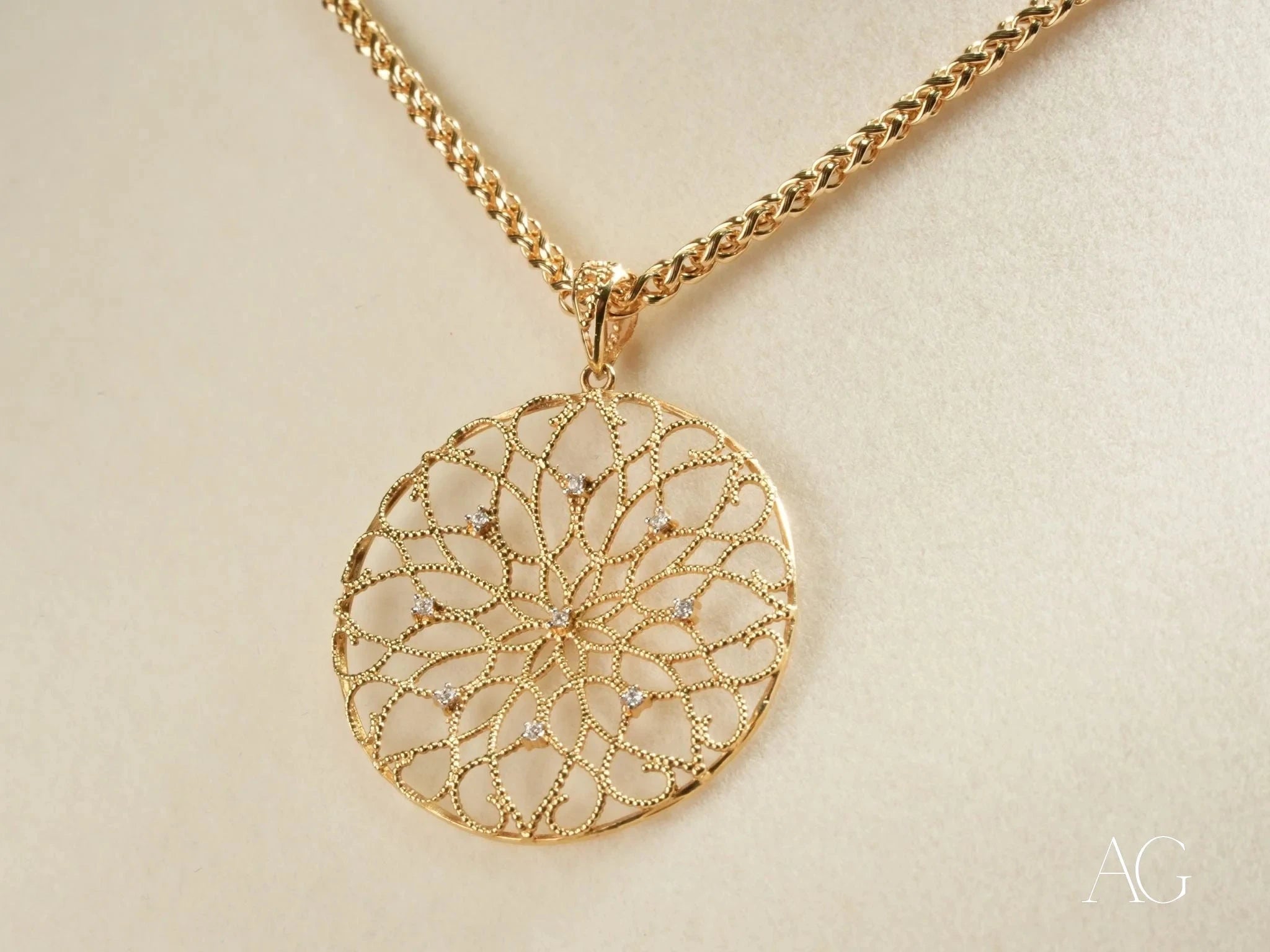 Blossom Spark Flower Pendant Necklace - Elegant Floral Jewelry for Women - Perfect Gift for Valentine's Day, Anniversary & Special Occasions