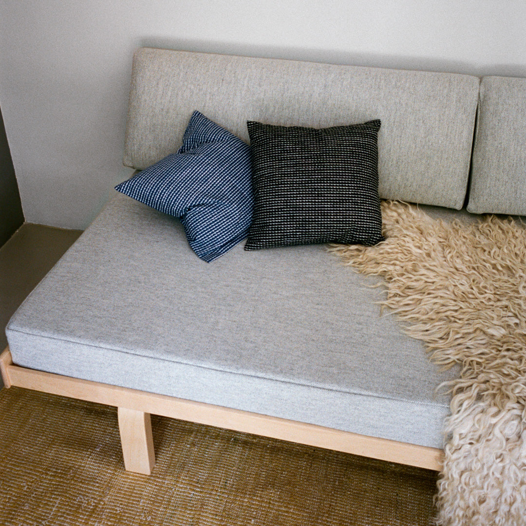 Artek Alvar Aalto Day Bed 710 - Modern Scandinavian Lounge Sofa for Living Room, Guest Room & Office | Stylish & Comfortable Sleeper Sofa