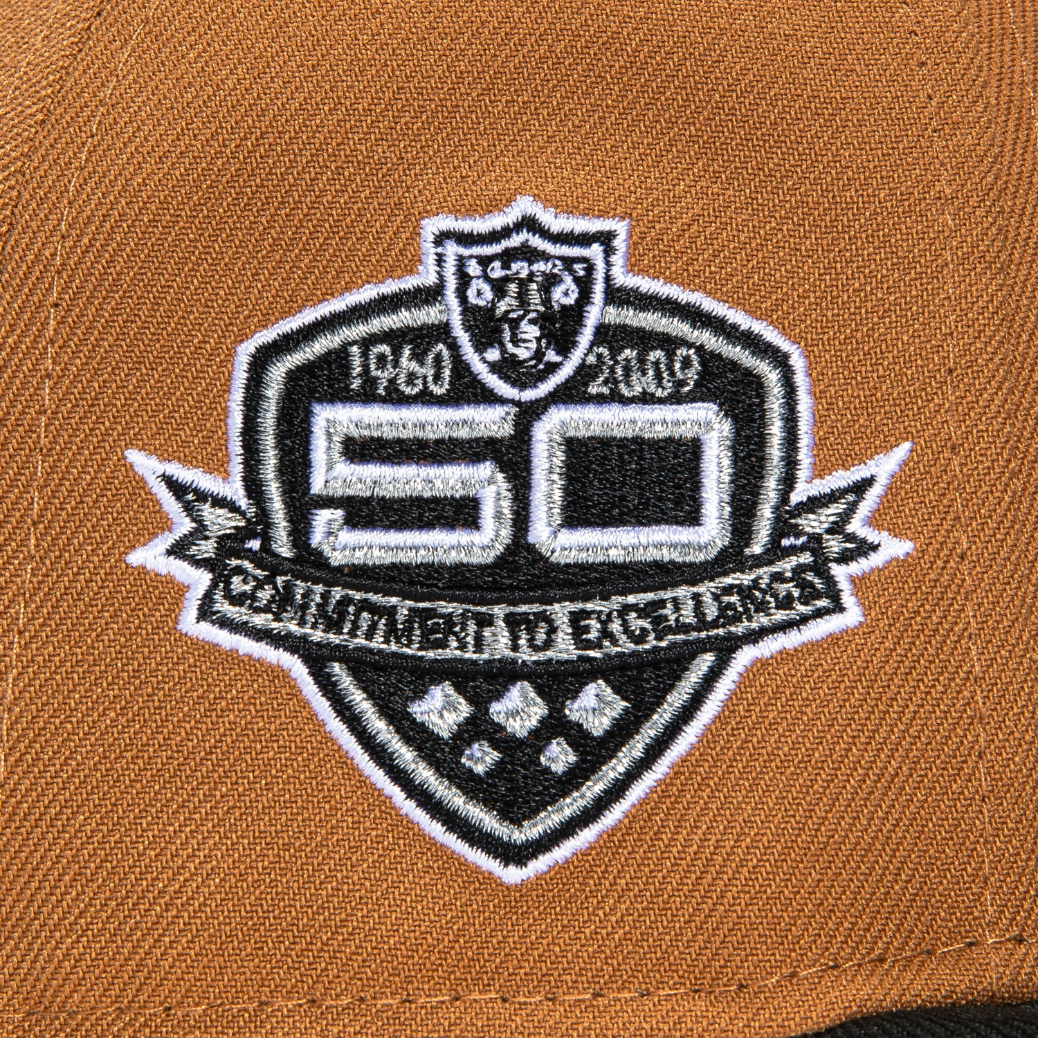 New Era 59Fifty Las Vegas Raiders 50th Anniversary Patch Snapback Hat - Khaki & Black - Official NFL Licensed Cap for Football Fans & Collectors - Perfect for Game Day, Tailgating & Sports Memorabilia Collection