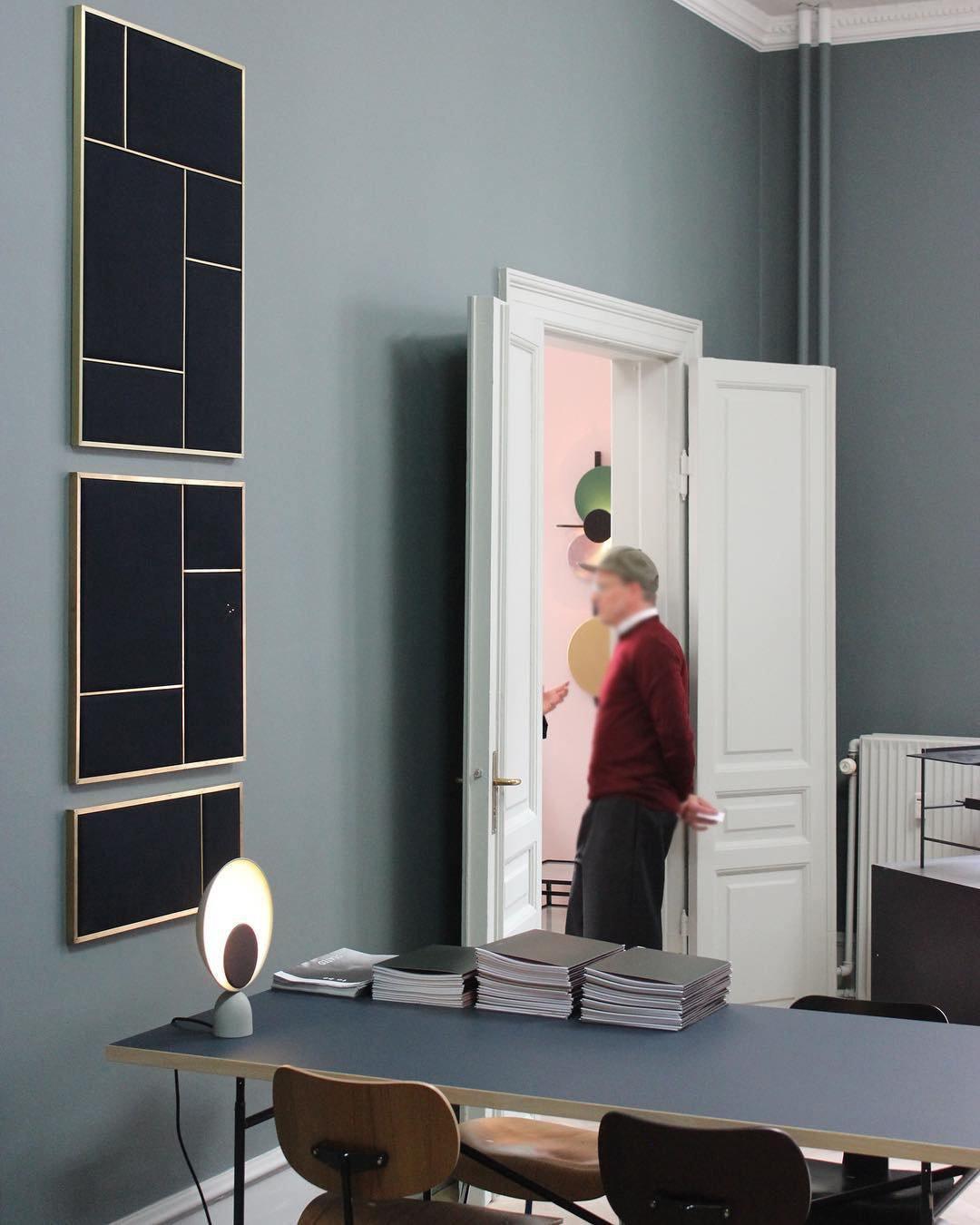 Blooper Table Lamp - Modern LED Desk Light for Home Office, Bedroom & Living Room - Perfect for Reading, Working & Decor