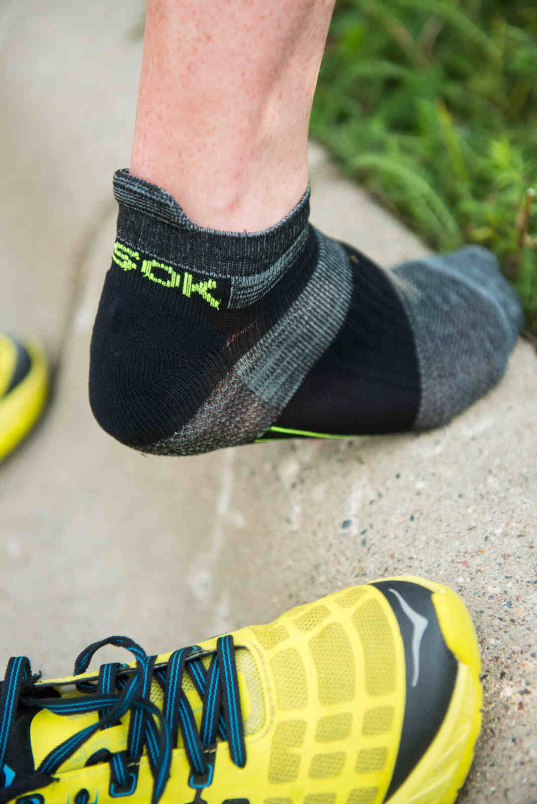Q5 No Show Socks for Men & Women - 3 Pack Invisible Low Cut Liner Socks (Charcoal) - Perfect for Sneakers, Loafers & Casual Shoes