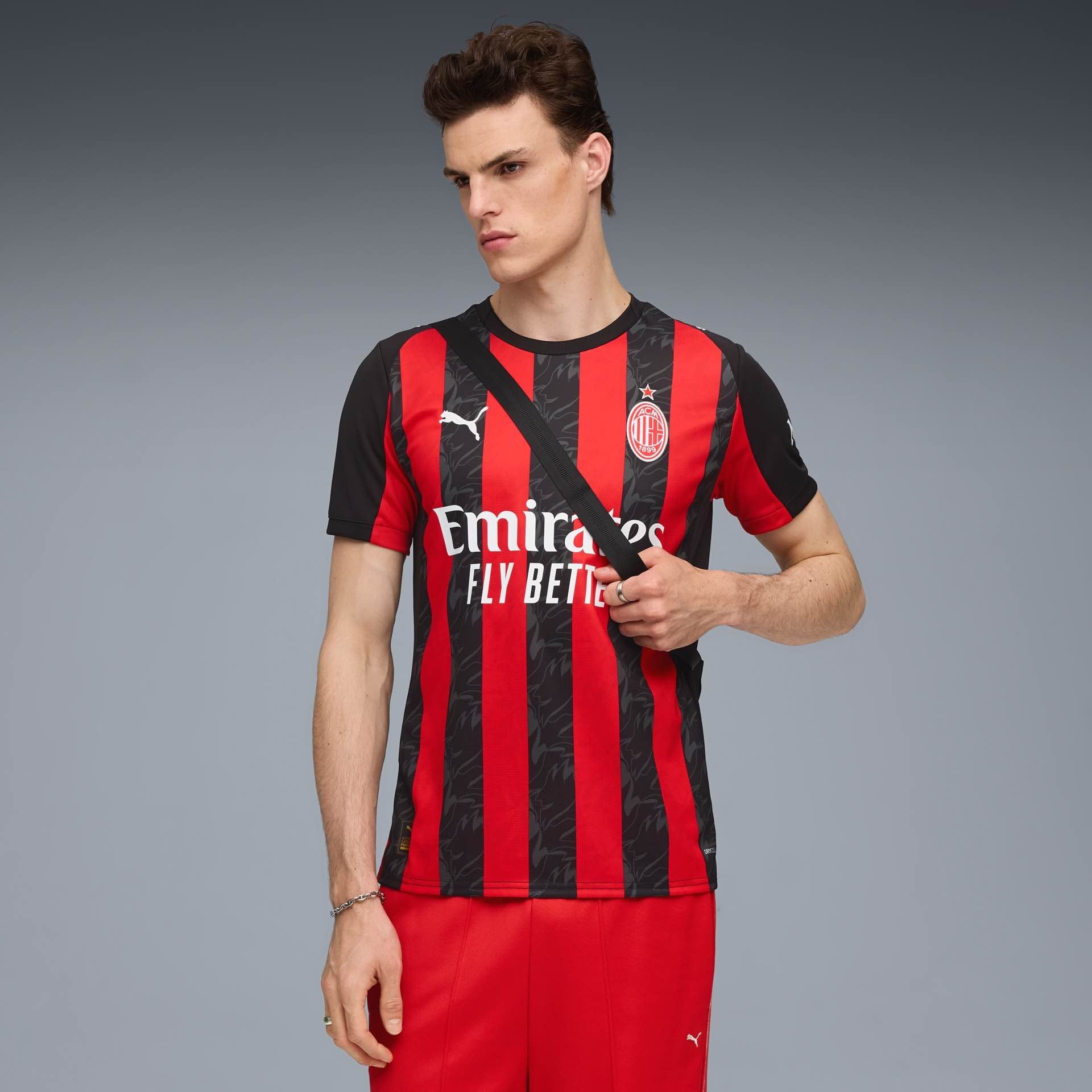 AC Milan 25/26 Home Jersey - Official Soccer Jersey for Men - Authentic Football Shirt with Club Badge - Perfect for Matchdays, Training & Fan Support