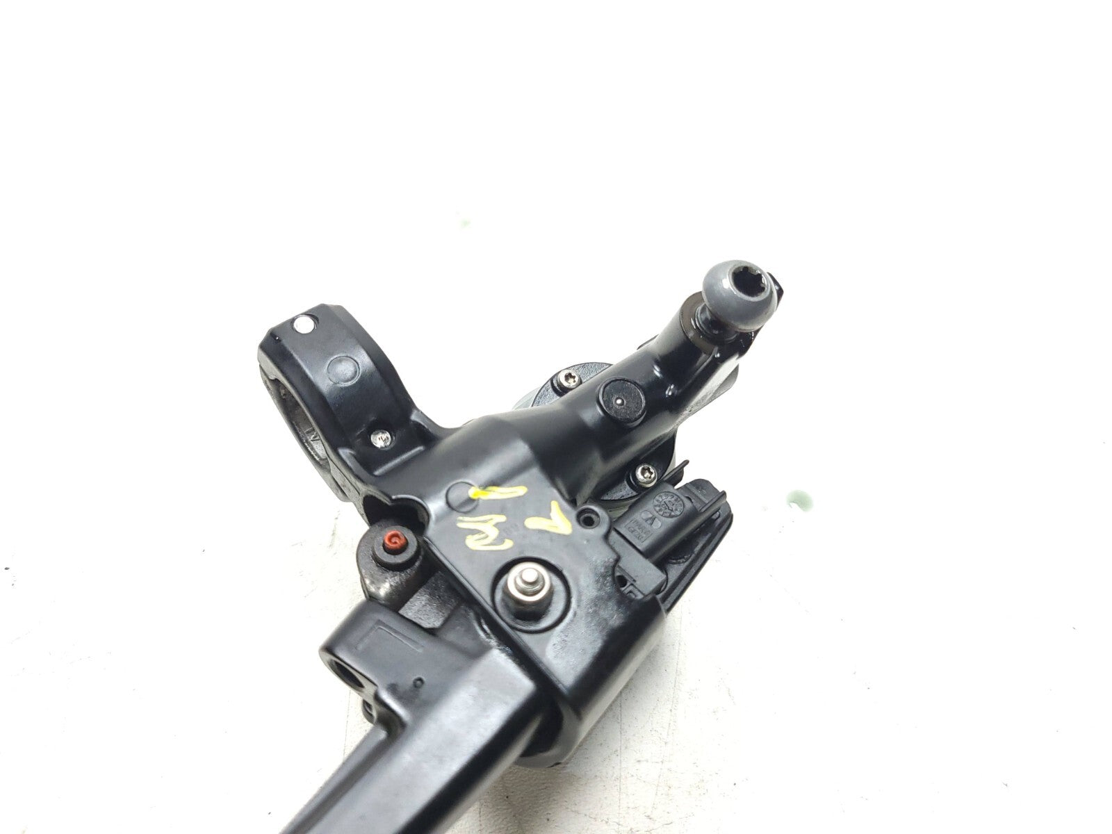 05-08 BMW K1200R K1200 Clutch Master Cylinder with Lever - OEM Replacement Part for Motorcycle Repair & Maintenance - Perfect for DIY Fixes & Professional Garage Use