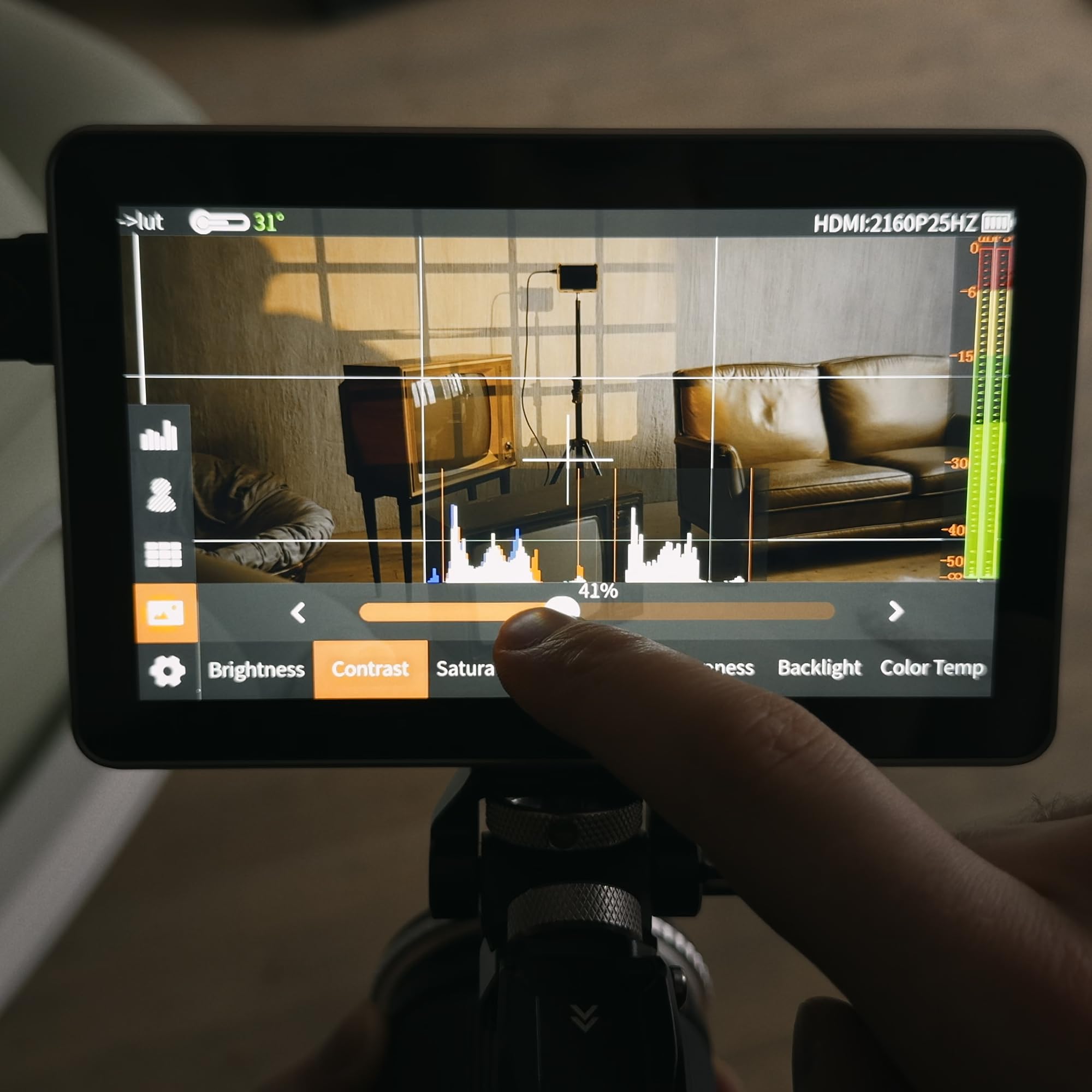 VILTROX SDI Camera Field Monitor DC-X3 - 2000 Nits Ultra Bright 4K HDMI Touchscreen Video Monitor with Anamorphic De-Squeeze for Outdoor Filmmaking & Professional Videography