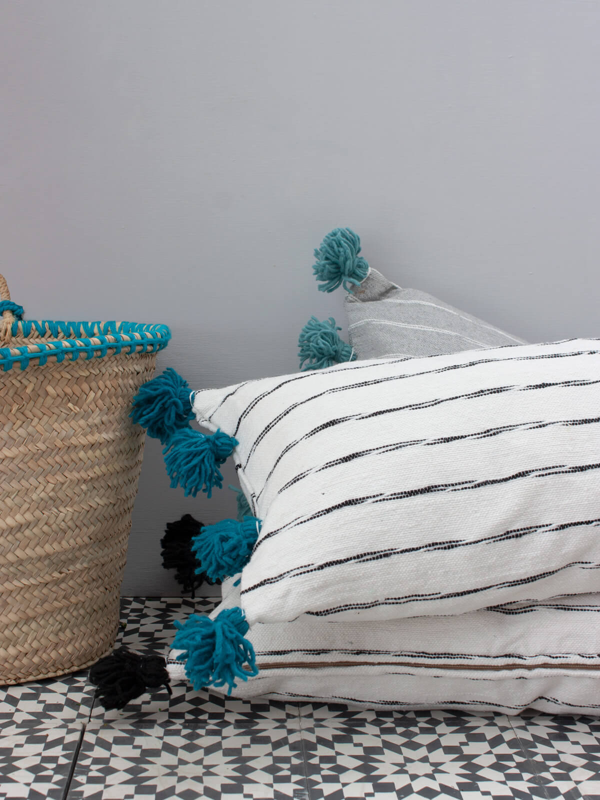 Premium White Cotton Scribble Stripe Rectangle Cushion Cover - Soft Blue Decorative Pillow Case for Sofa, Bed & Home Decor - Washable & Durable Living Room Accent