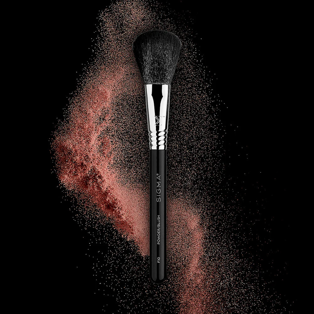 Sigma Beauty F10 Powder & Blush Brush - Professional Makeup Brush for Flawless Face Powder & Blush Application | Perfect for Everyday Makeup & Professional Makeup Artists