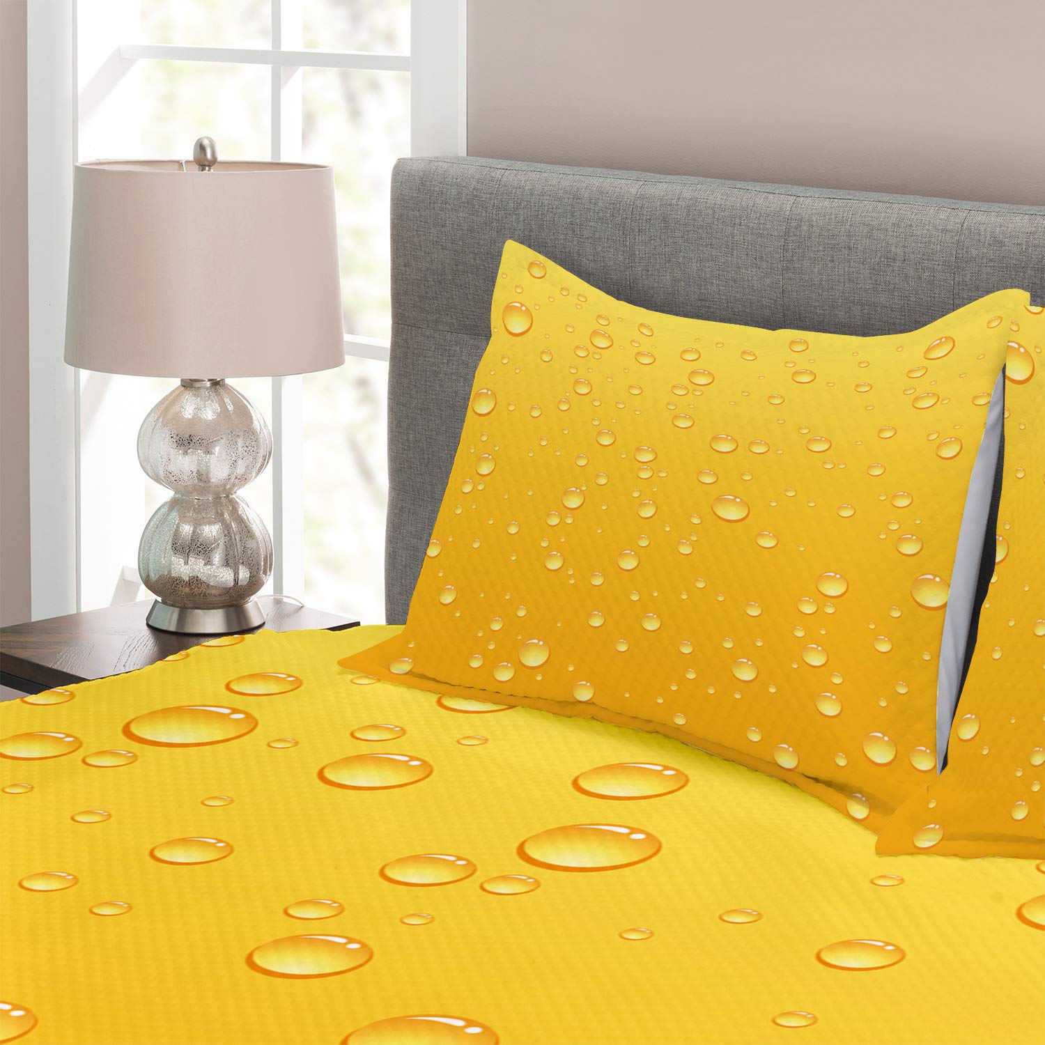 Ambesonne Yellow Ombre Beer Glass Water Drops 3-Piece King Size Bedspread Set with 2 Pillow Shams - Stylish Bedroom Decor for Modern Homes & Guest Rooms