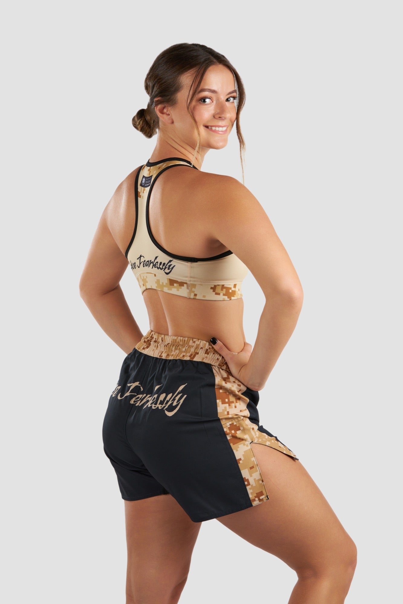High-Performance Desert Camo Sports Bra for Women - Moisture-Wicking Workout Top for Running, Yoga & Outdoor Activities