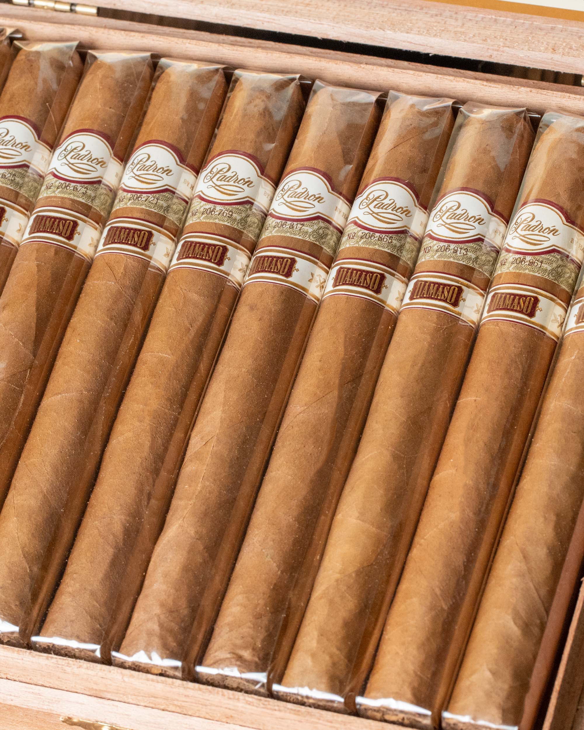 Padrón Dámaso No. 17 Churchill Cigars - Premium Handmade Cuban-Style Cigars for Special Occasions & Relaxation
