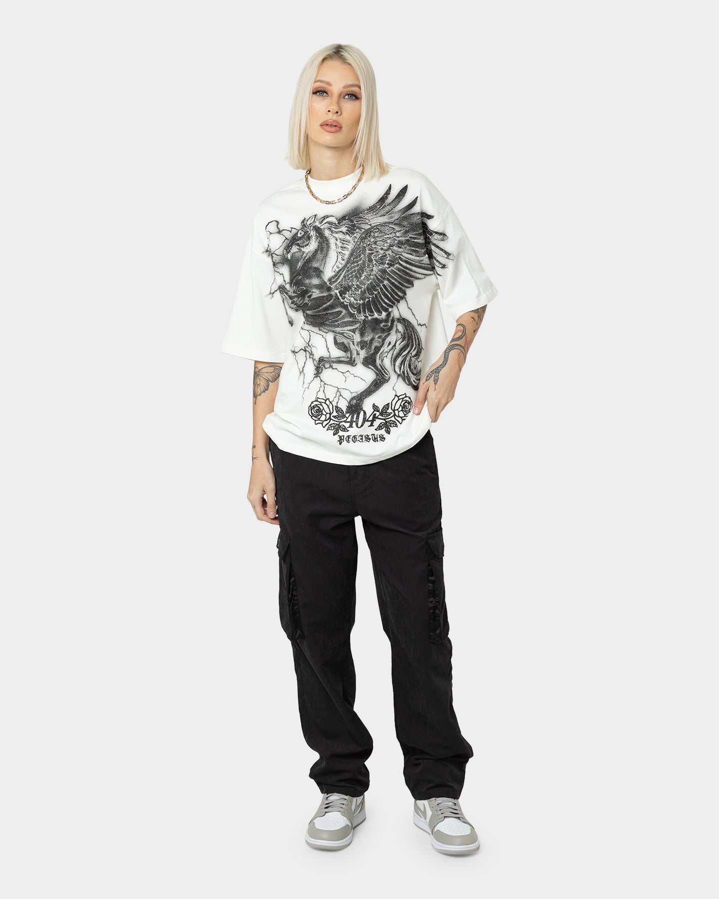 404 Pegasus Vintage Graphic T-Shirt - Off White | Retro Gaming & Anime Style for Casual Wear & Cosplay