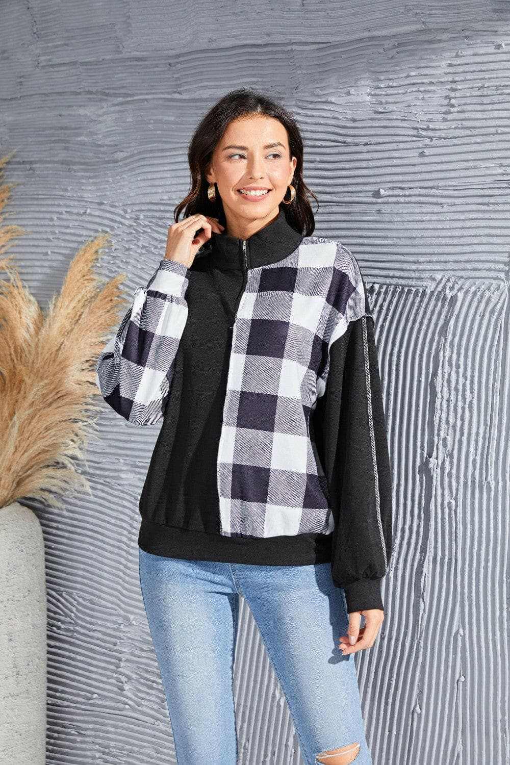 Stylish Plaid Long Sleeve Shirt for Women - Trendy Fall Fashion Top - Perfect for Office Wear, Casual Outings & Date Nights