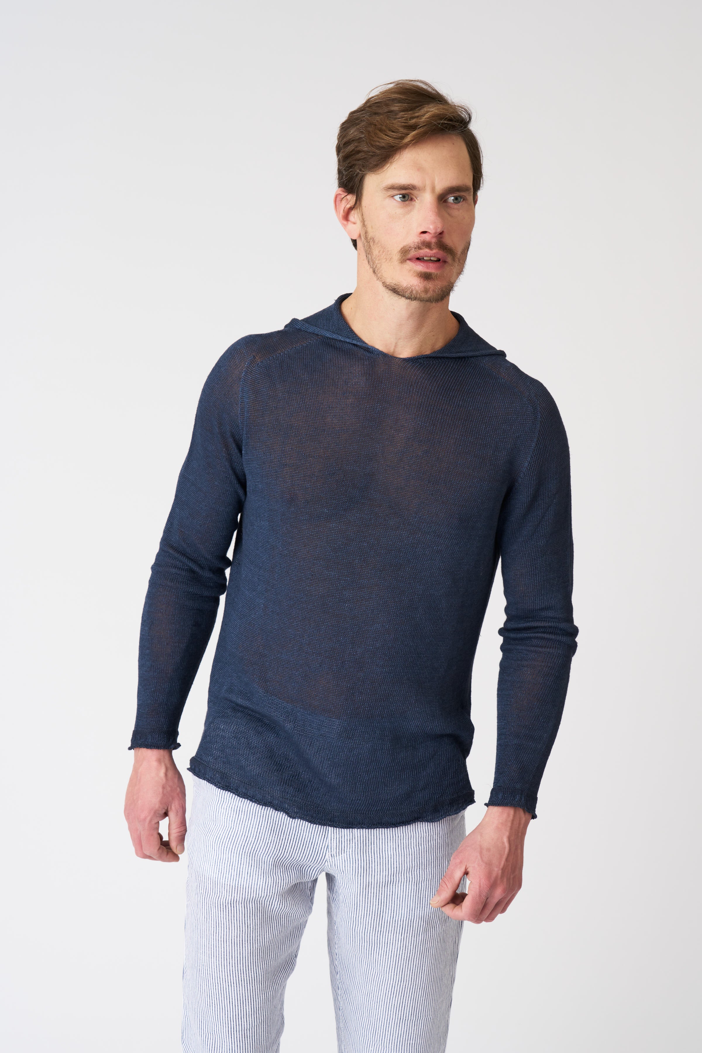 Stylish Hooded Sweater for Men & Women - Cozy Pullover with Kangaroo Pocket | Perfect for Casual Outfits, Fall & Winter Layering