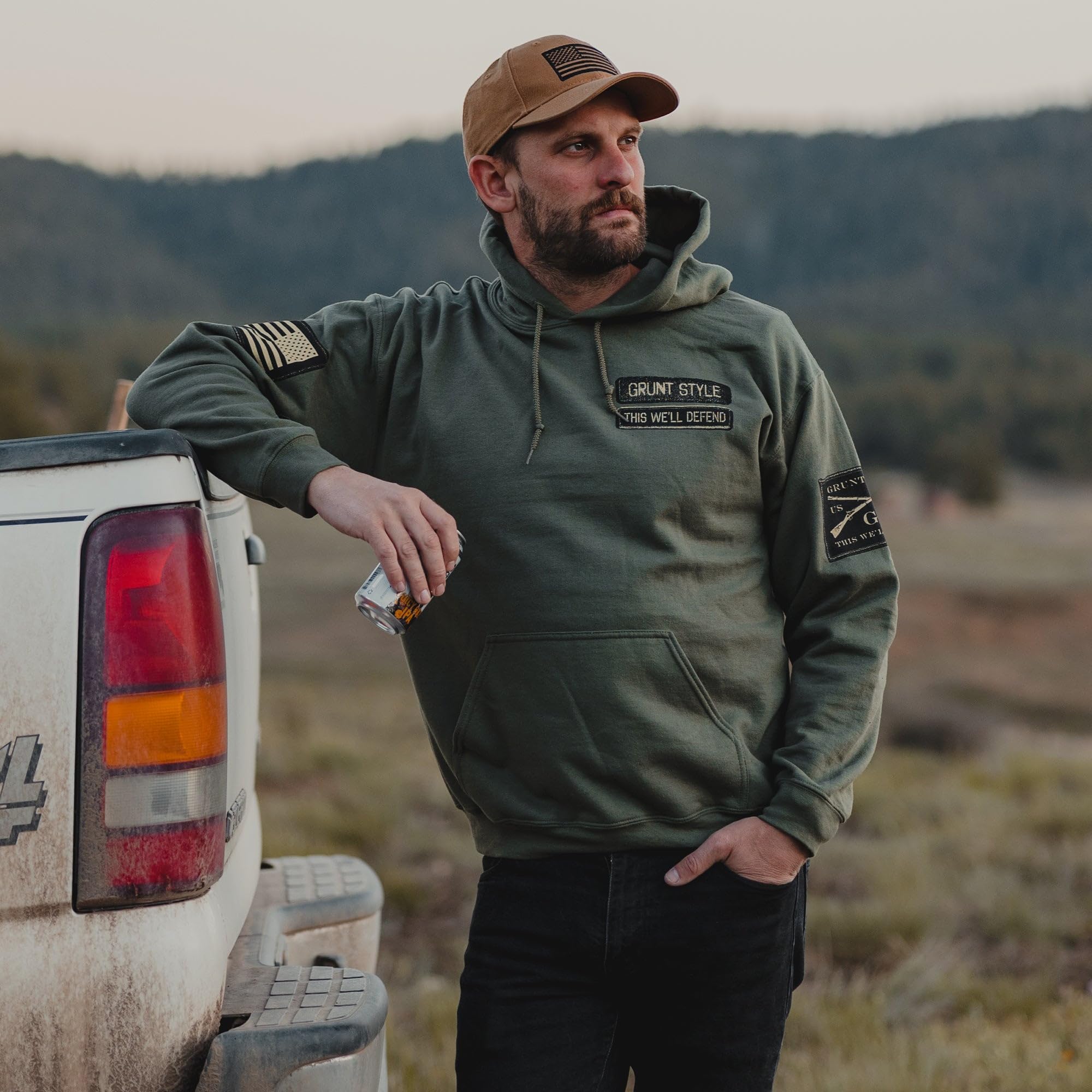 Grunt Style Name Tape Men's Pullover Hoodie - Military Inspired Casual Sweatshirt for Outdoor & Everyday Wear