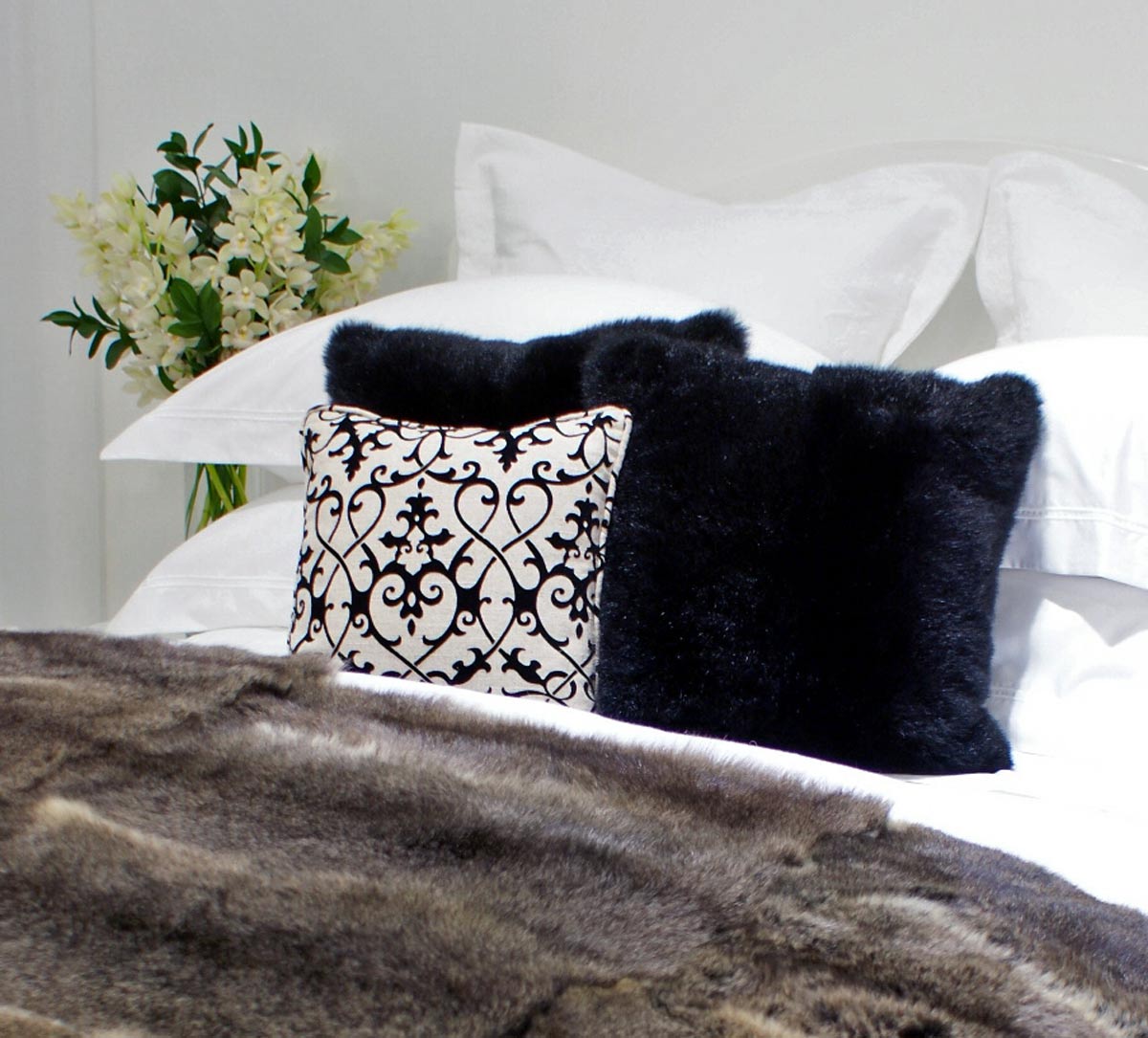 Luxury Black Possum Fur Cushion Cover - Soft & Cozy Home Decor for Sofa, Bed, Chair - Premium Animal Print Pillow Case for Living Room, Bedroom, Office