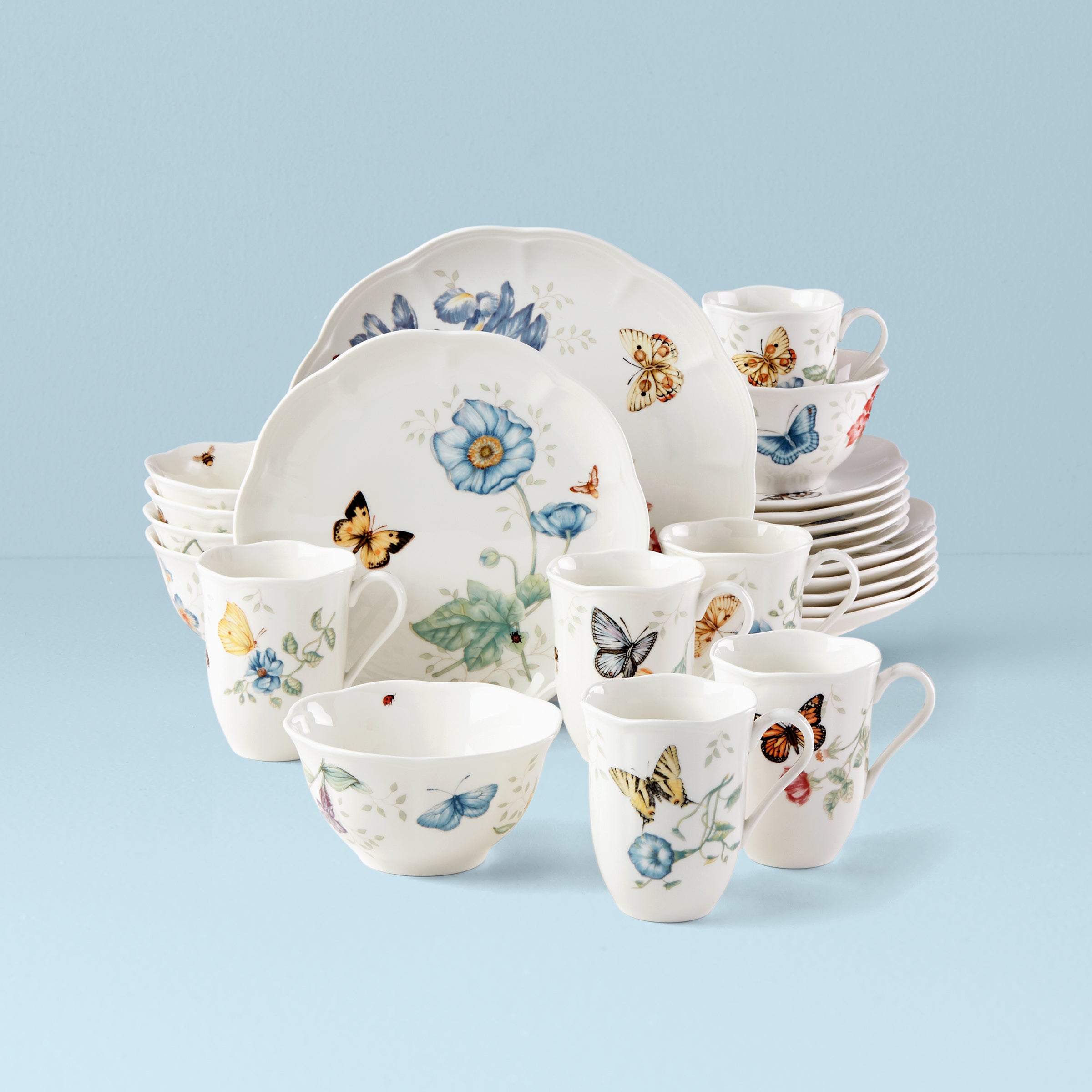 Butterfly Meadow 24-Piece Dinnerware Set - Porcelain Plates, Bowls & Mugs - Elegant Dinner Set for Family Gatherings, Parties & Everyday Use
