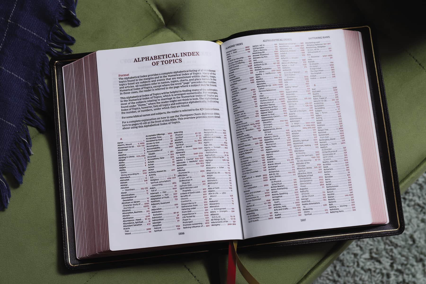 KJV Thompson Chain-Reference Bible - Premium Goatskin Leather, Black (Premier Collection) with Art Gilded Edges & Comfort Print - Perfect for Personal Study, Church Use & Gift Giving