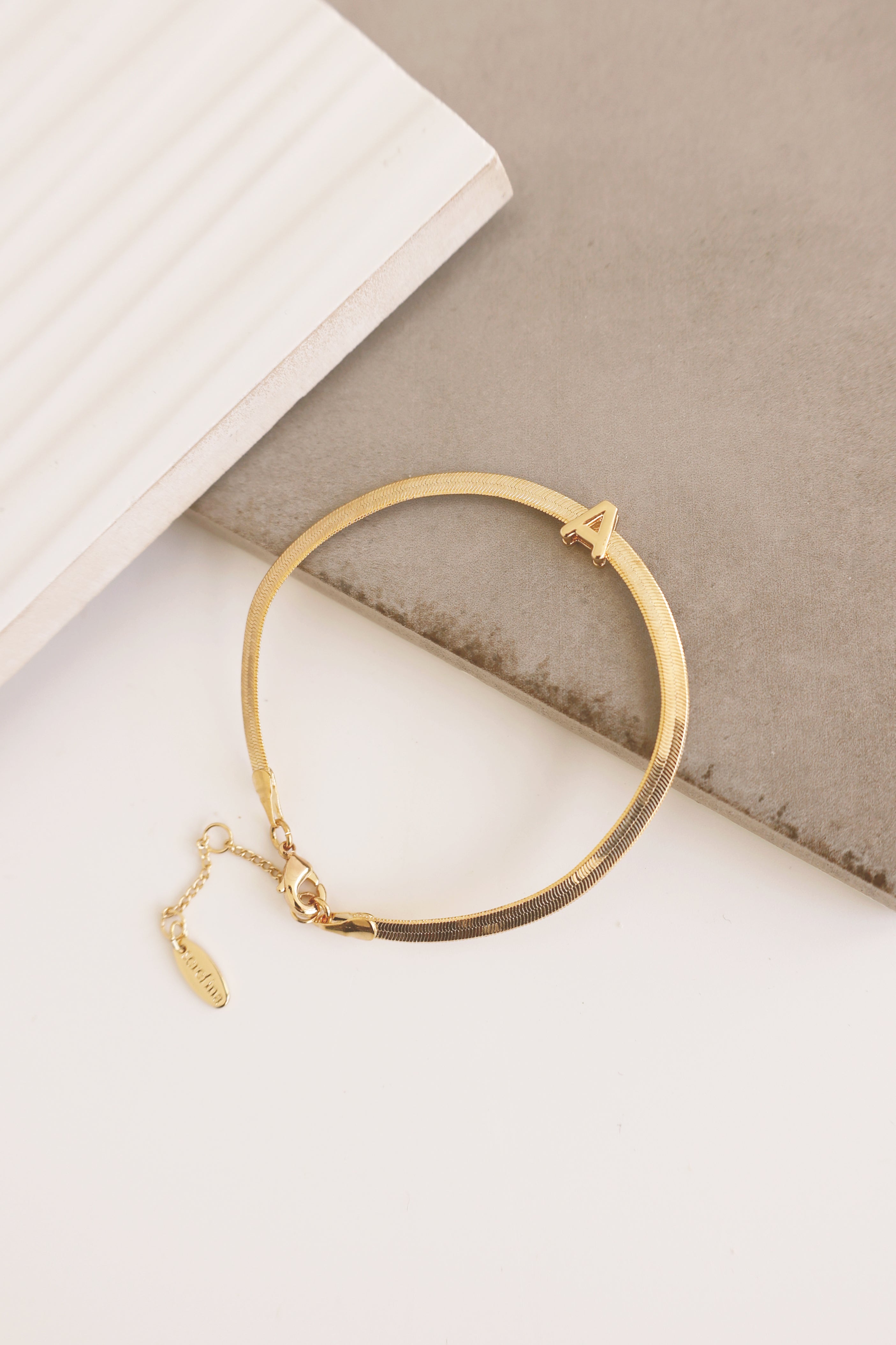 Elegant Monogram Snake Chain Bracelet for Women - Personalized Name Jewelry Gift for Her - Perfect for Everyday Wear & Special Occasions