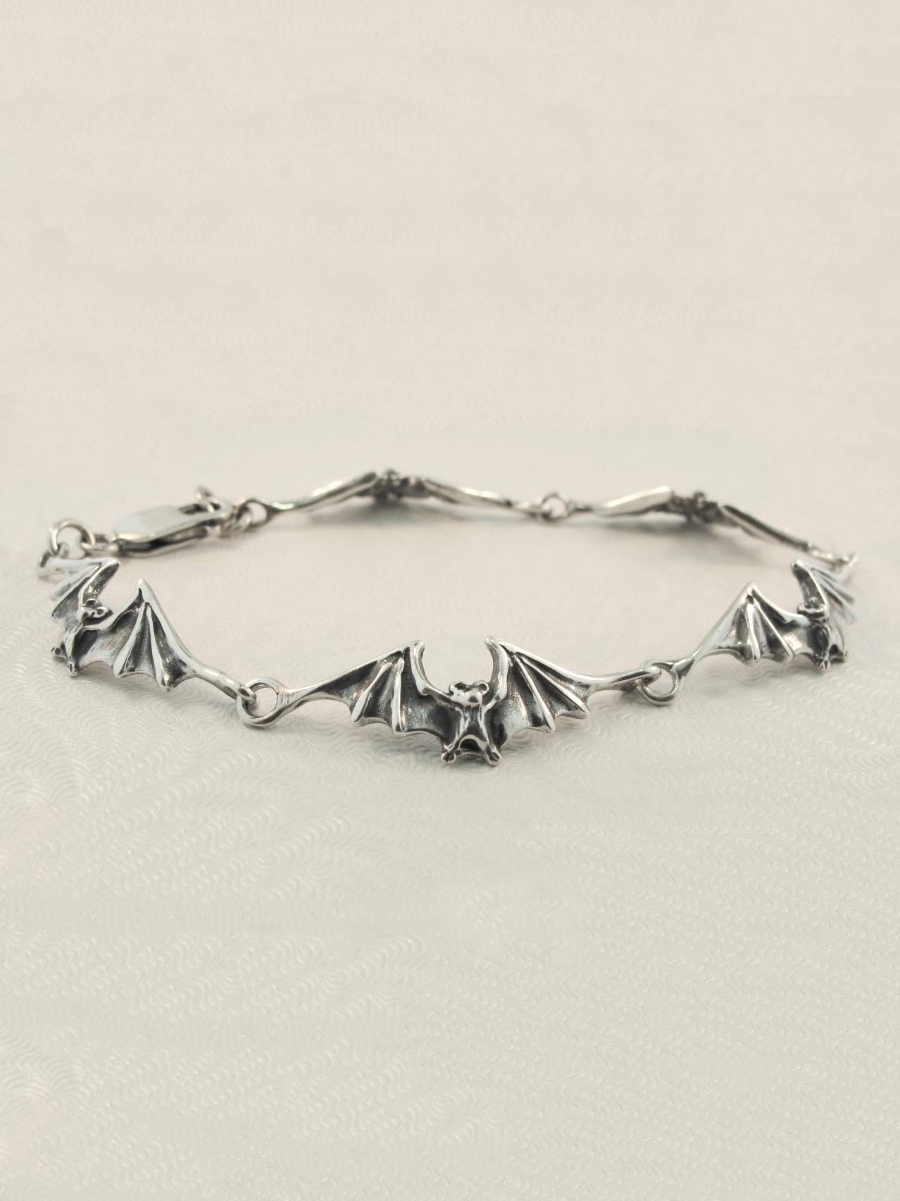 Silver Bat Link Bracelet - Gothic Jewelry for Women, Halloween Accessory, Punk Style Bangle for Parties & Costume | Perfect for Halloween, Cosplay, Goth Fashion & Night Out