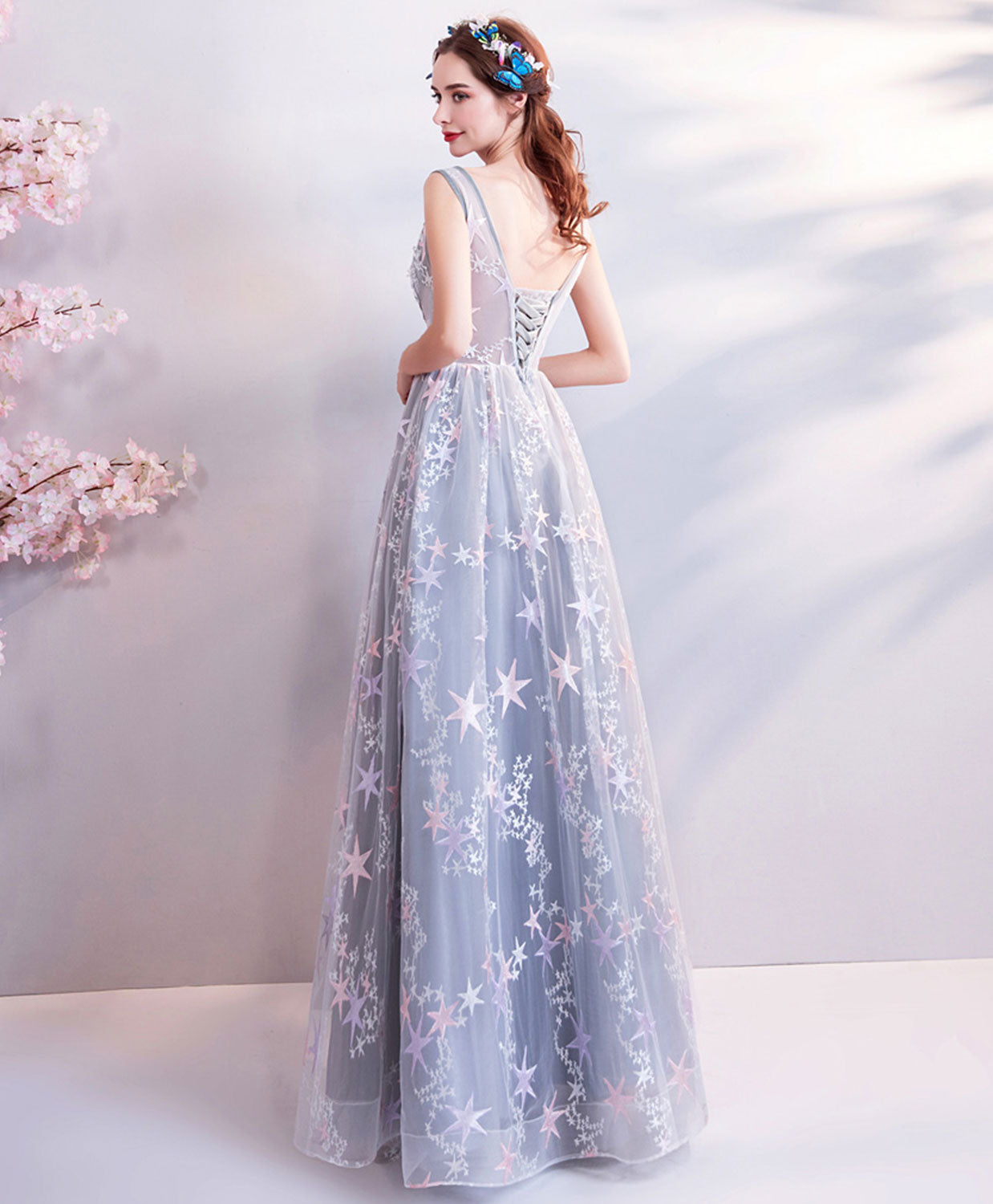 Elegant A-Line Gray V-Neck Lace Long Prom Dress - Formal Evening Gown for Women | Perfect for Homecoming, Wedding Guest & Special Occasions