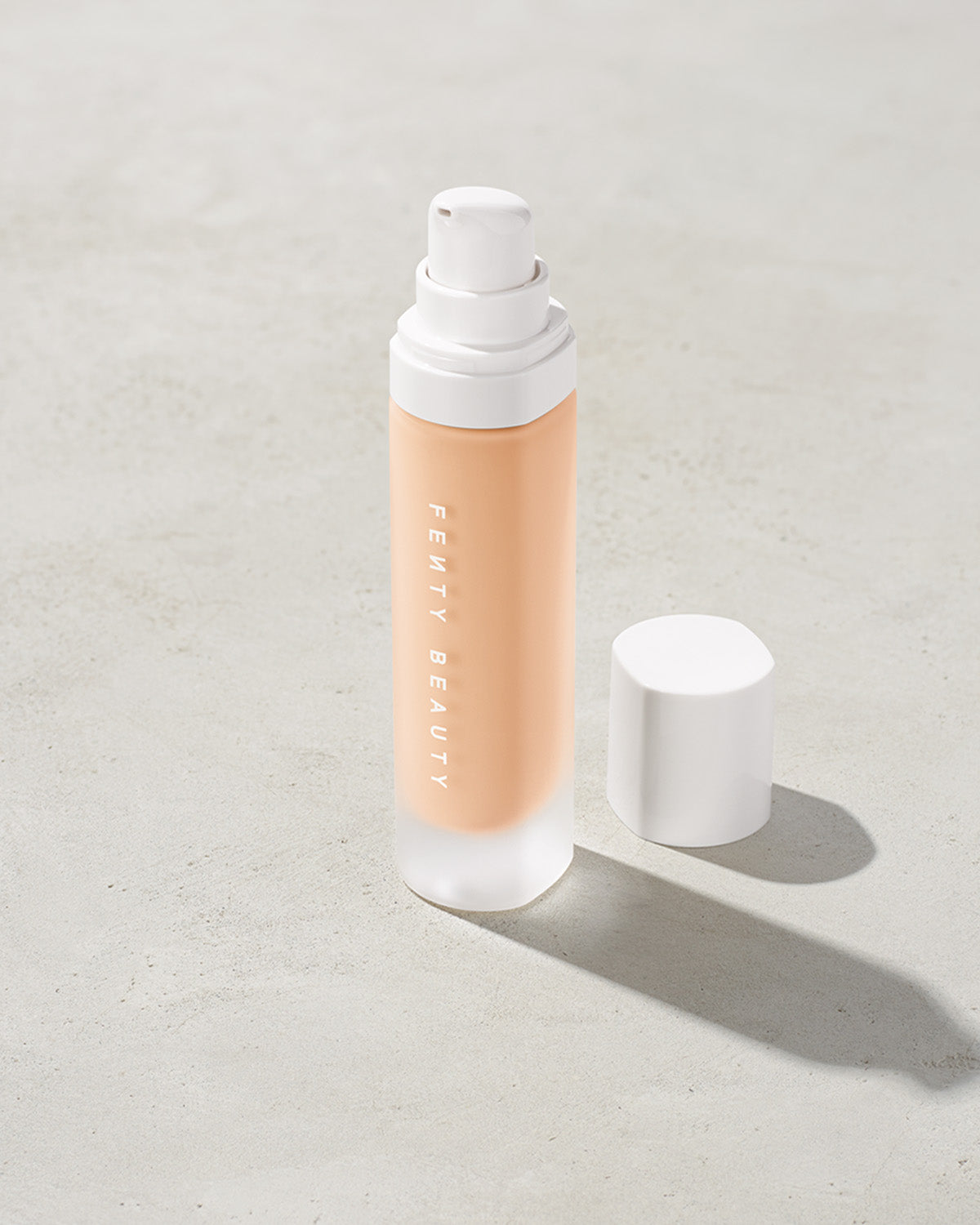 Pro Filt'r Soft Matte Longwear Foundation - #100 Fair - Oil-Free, Full Coverage Makeup for All-Day Wear - Perfect for Oily Skin & Hot Weather