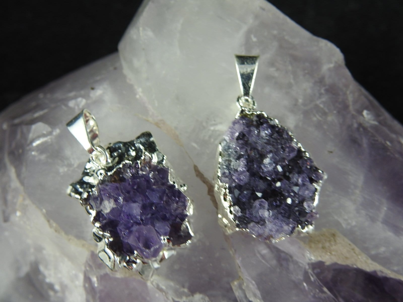 Natural Amethyst Crystal Cluster Pendant Necklace - Healing Stone Jewelry for Women - Perfect for Meditation, Energy Cleansing & Spiritual Gifts