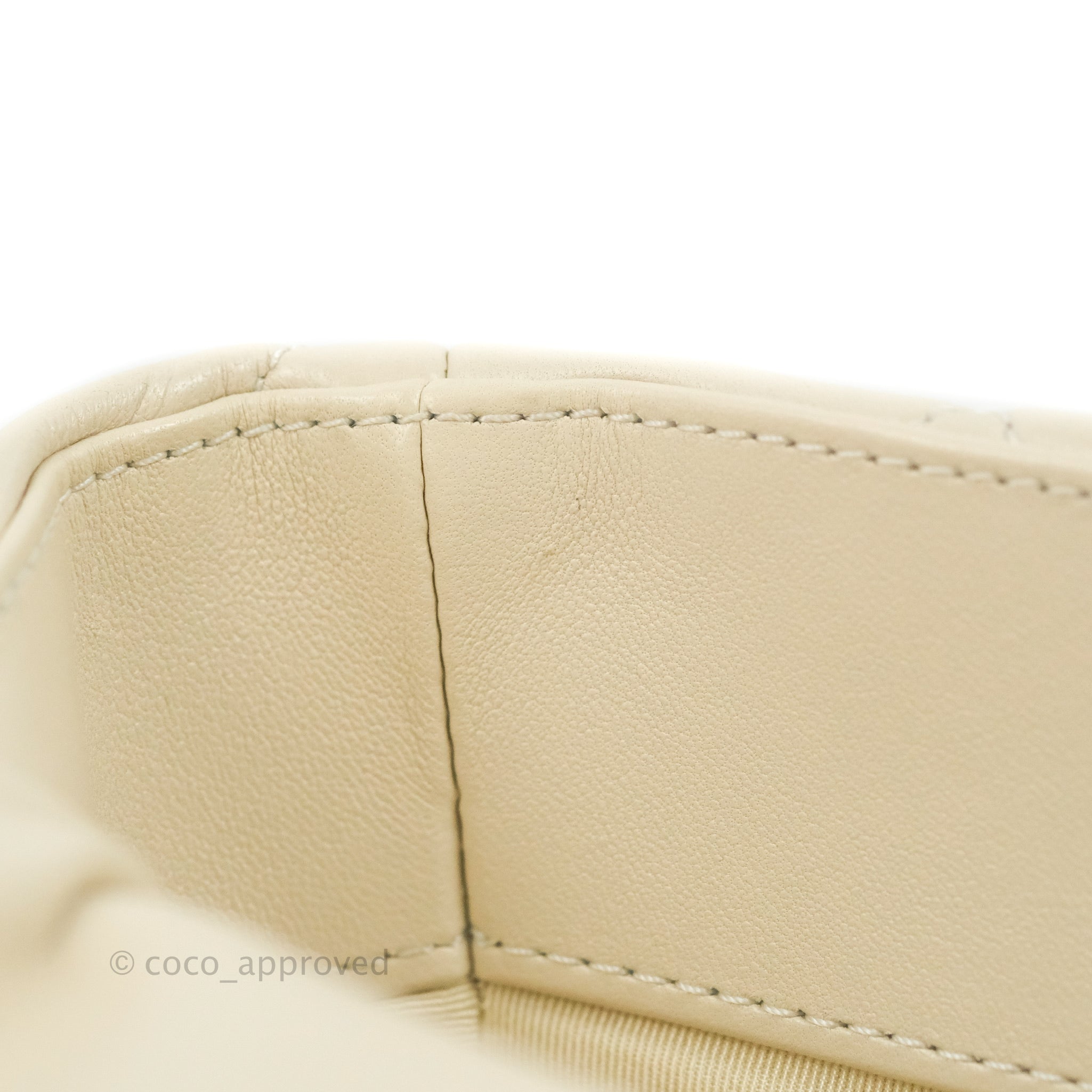 Chanel 19 Medium Flap Bag in Ivory with Mixed Hardware - Luxury Designer Handbag for Women, Perfect for Everyday Use & Special Occasions