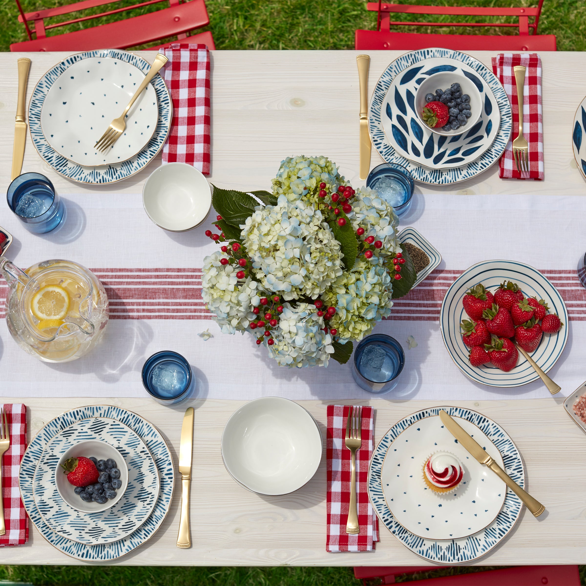 Premium Blue Bay White Dinner Plates Set of 4 - Elegant Porcelain Plates for Fine Dining, Restaurants & Home Entertaining