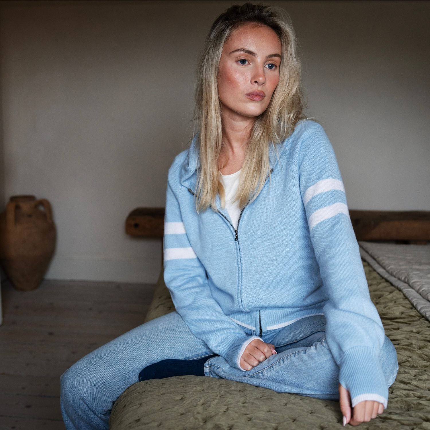 Women's Zip Up Hoodie Jacket - Lightweight Fleece Pullover with Pockets for Casual Wear & Outdoor Activities