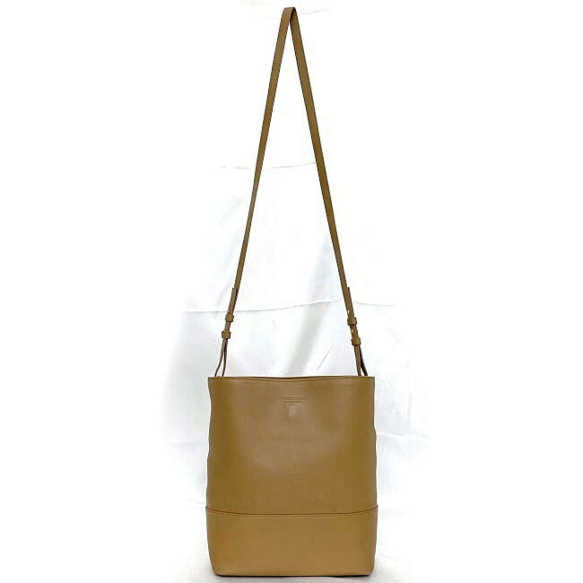 Stylish Beige Leather Shoulder Bag with Inner Zipper Pocket - Perfect for Work, Travel & Everyday Use