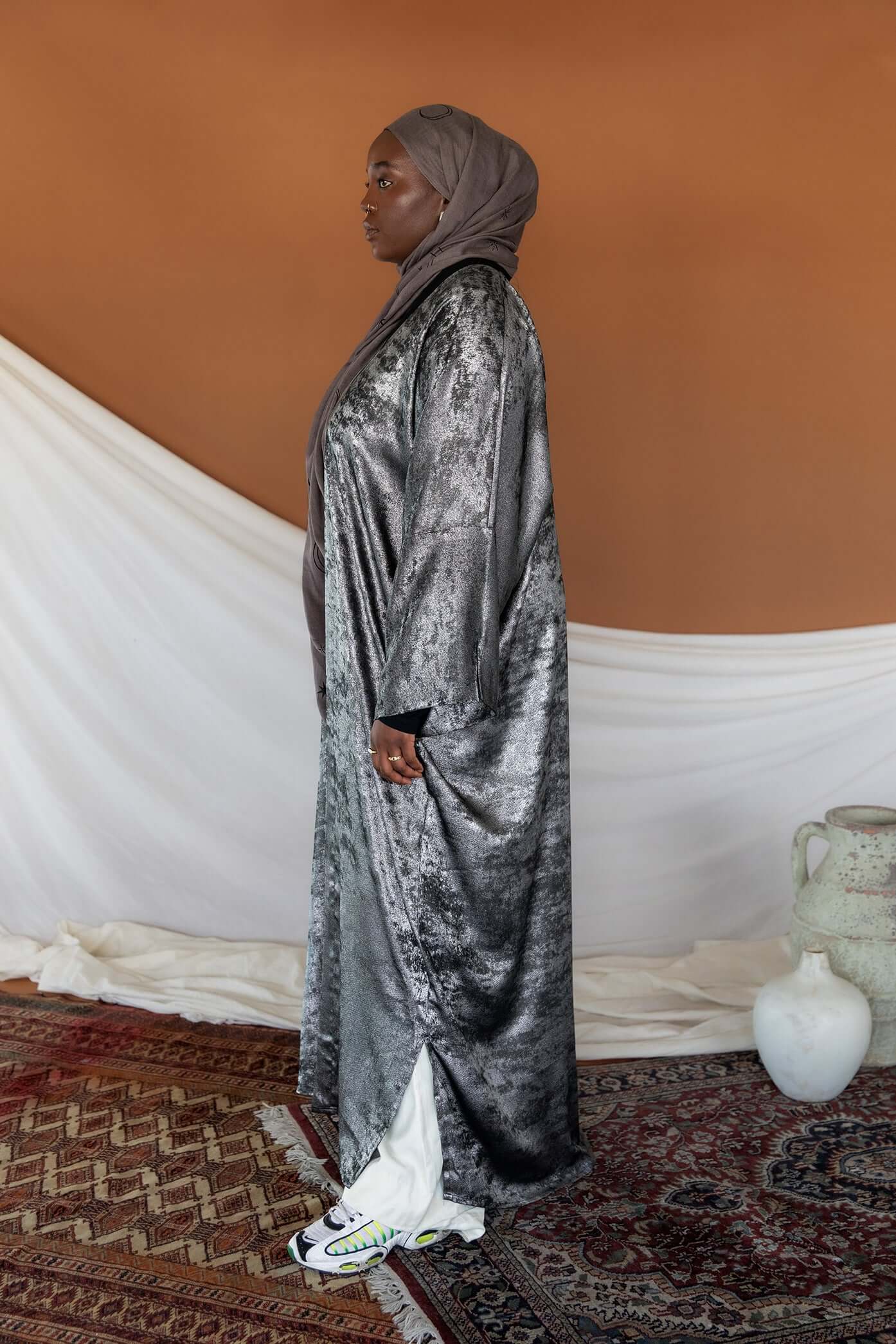 Elegant Metallic Black Abaya for Women - Modest Islamic Dress for Prayer, Wedding & Special Occasions