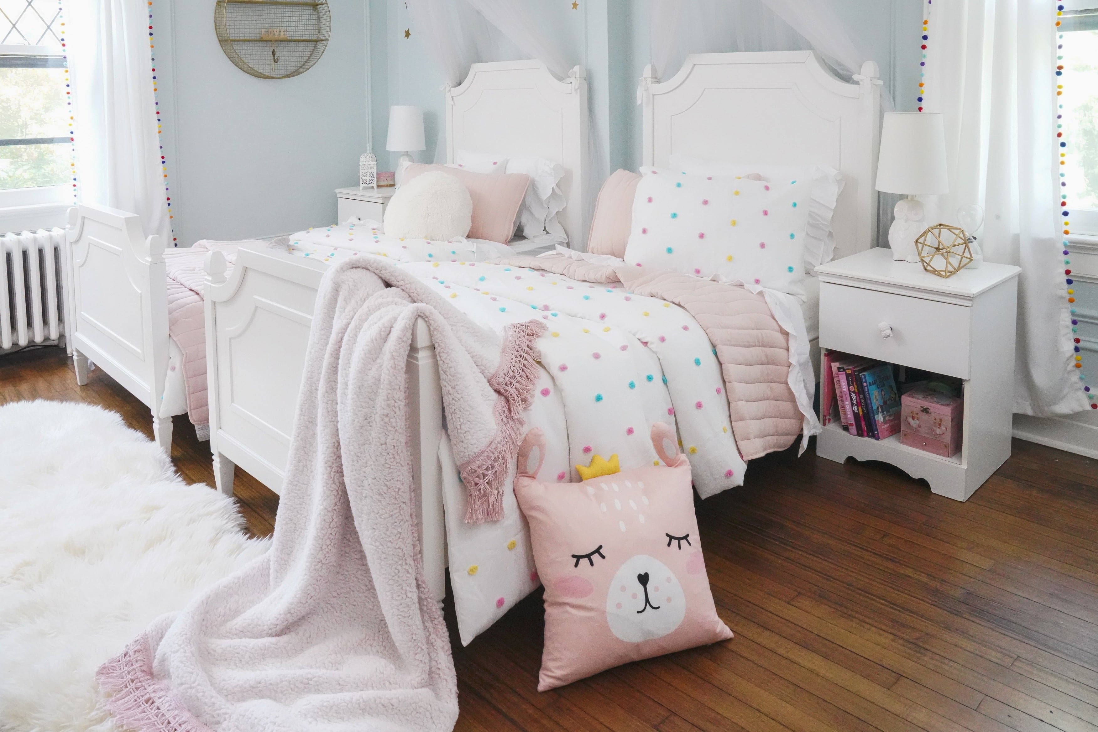 Soft Stripe All Season Quilt Coverlet Set - Lightweight Bedding for Year-Round Comfort - Perfect for Master Bedroom, Guest Room & Cozy Home Decor