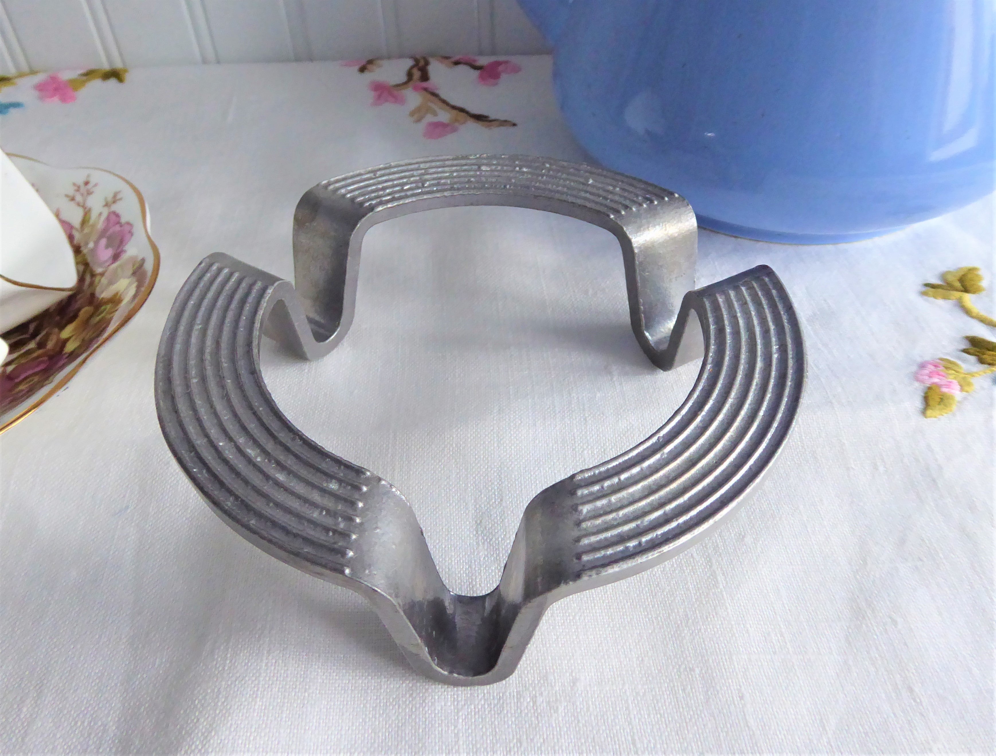 Vintage French Art Deco Aluminum Trivet - 1930s Teapot Stand with Escargot Design for Stovetop & Cookware Protection | Perfect for Hot Pots, Pans & Kitchen Decor