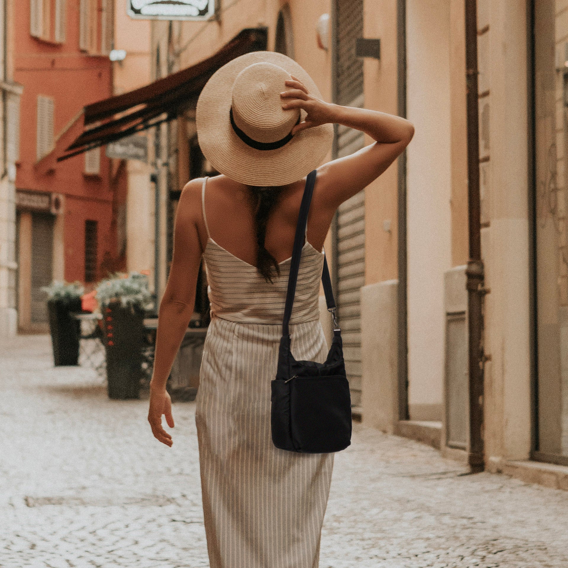 Anti Theft Crossbody Bag with Multiple Pockets - Secure & Stylish for Travel, Commuting & Daily Use