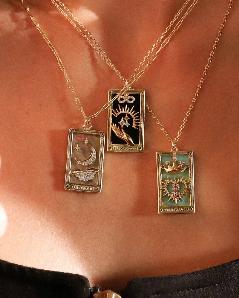 Magician Tarot Card Necklace - Mystical Jewelry for Spiritual Protection & Witchy Aesthetic | Perfect for Wiccan Rituals, Tarot Readings & Gothic Fashion