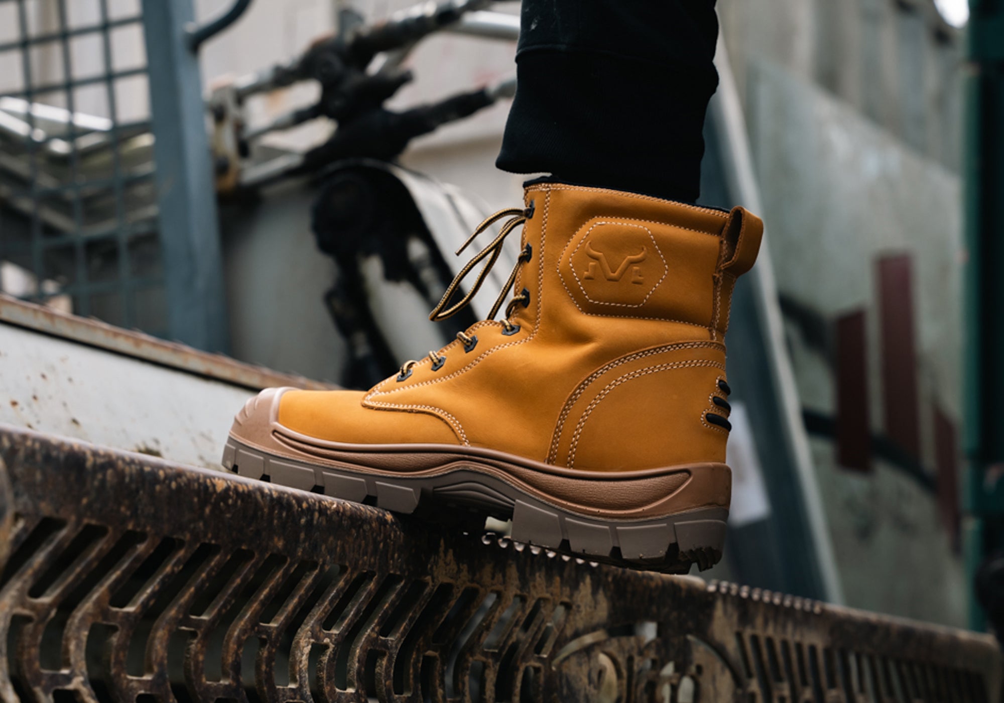 Munka Taurus Men's Steel Toe Work Boots - Comfortable Leather Lace Up Safety Shoes for Construction, Hiking & Outdoor Work