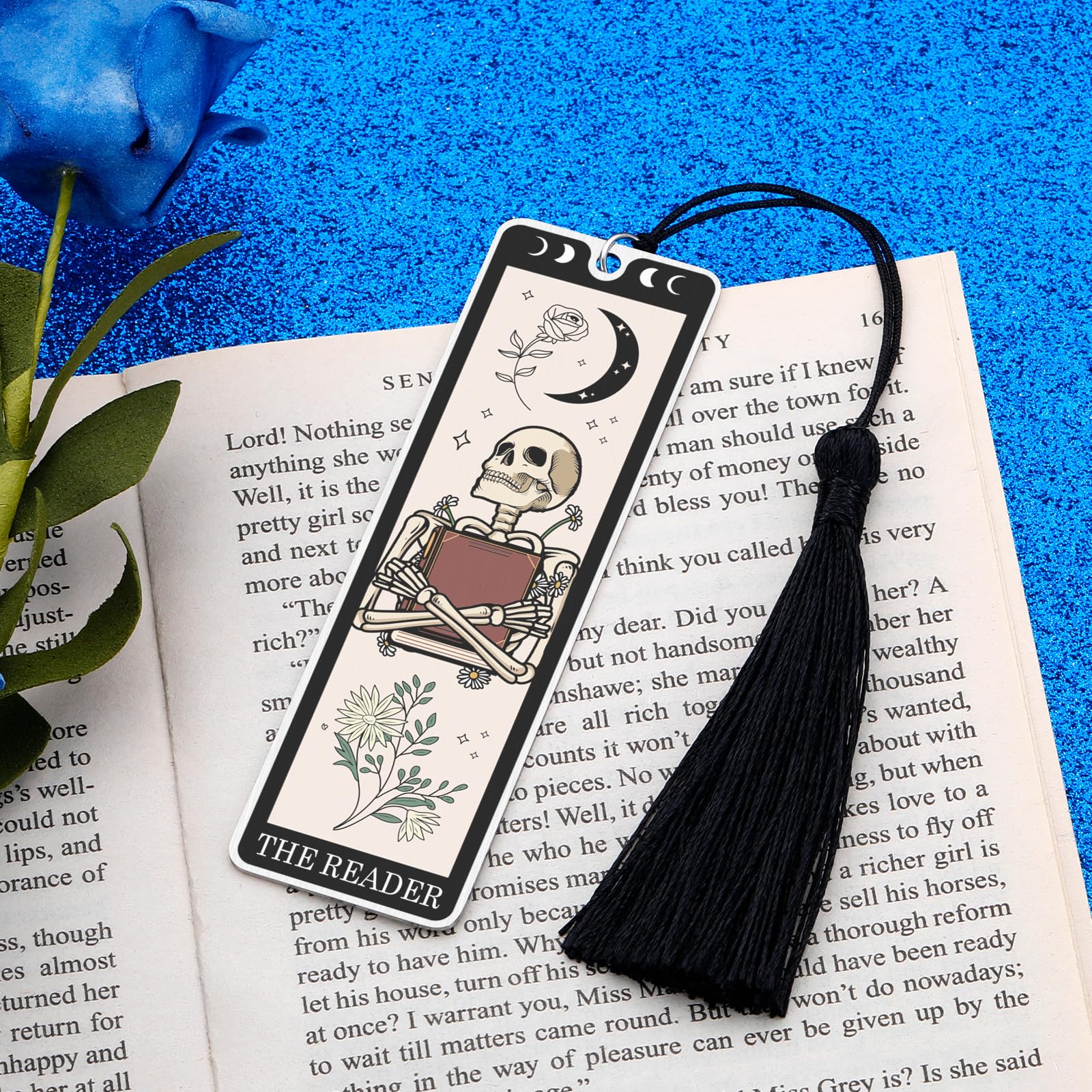 Funny Tarot Skeleton Bookmark - Unique Book Lover Gift for Women & Men, Halloween & Christmas Stocking Stuffer, Birthday Present for Teens - Perfect for Horror Fans, Book Club Members & Tarot Enthusiasts