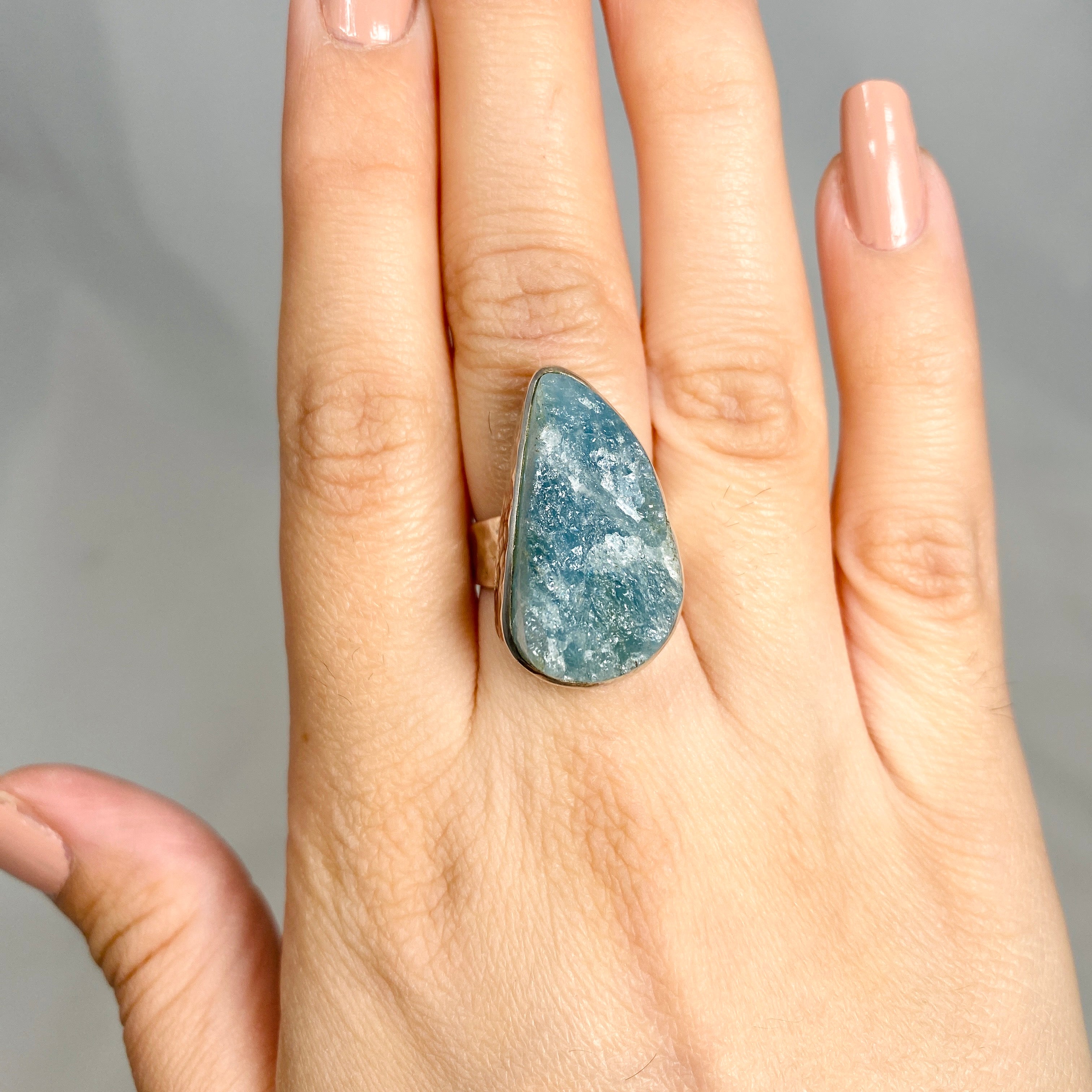 Natural Aquamarine Raw Teardrop Ring with Hammered Band - Size 7 - KRGJ1362 - Perfect for Boho Jewelry, Wedding Gifts & Everyday Elegance
