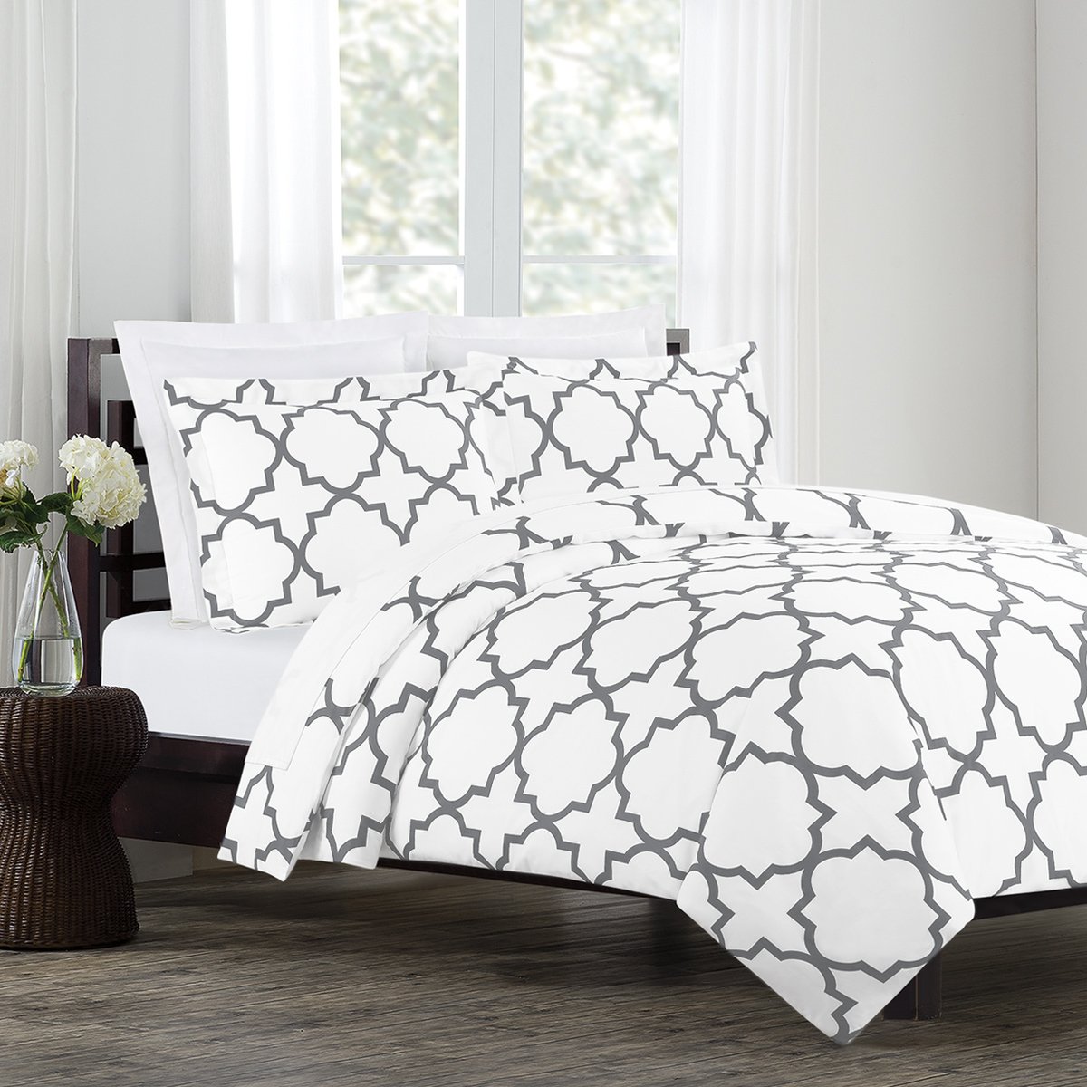 Echelon Home Quatrefoil Duvet Cover Set King Size - Modern Zinc Geometric Pattern Bedding - Perfect for Master Bedroom, Guest Room & Luxury Hotel Decor
