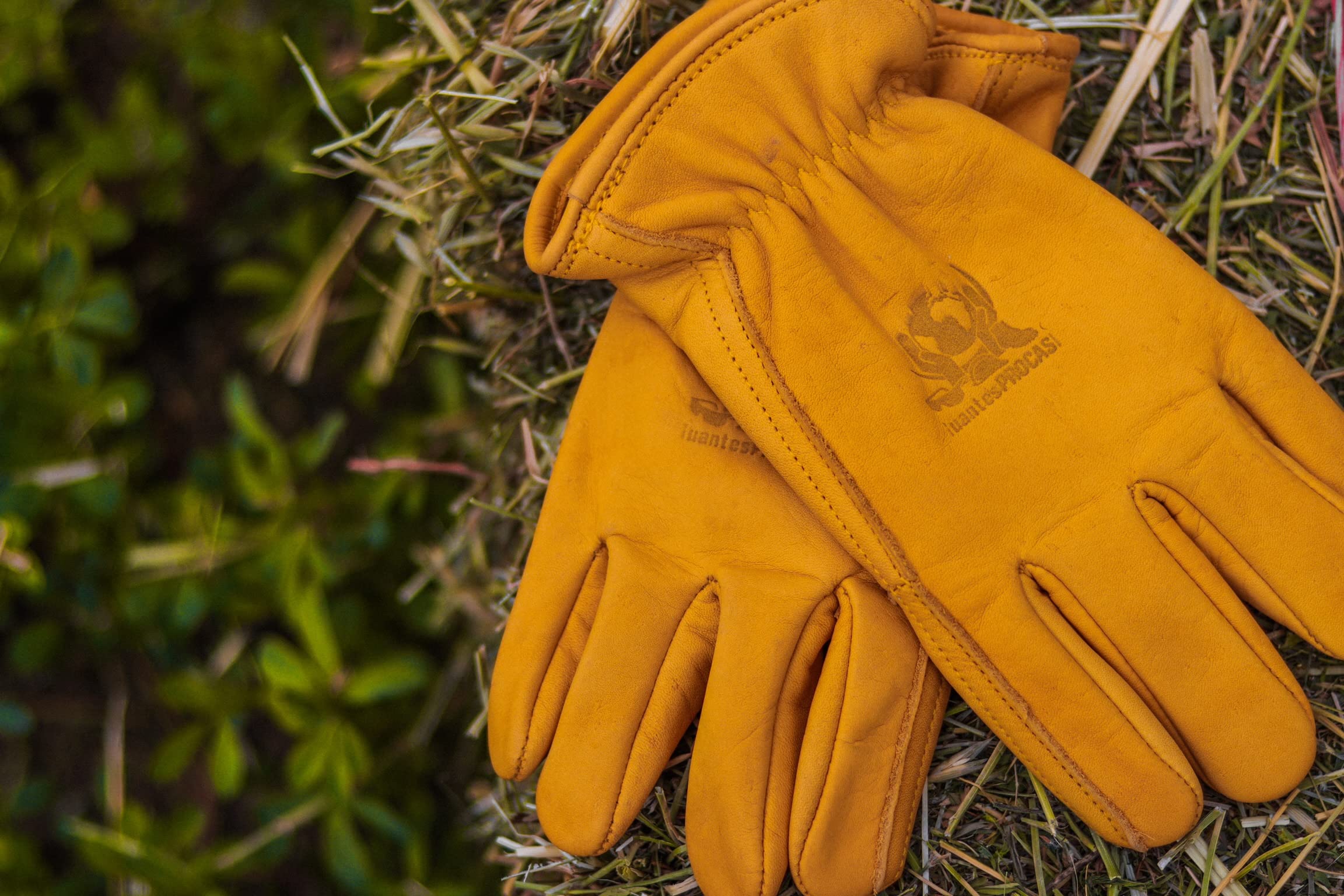 Premium Reinforced Leather Work Gloves - Durable Cowhide for Construction, Gardening & Outdoor Activities - Heavy Duty Protection for Hands