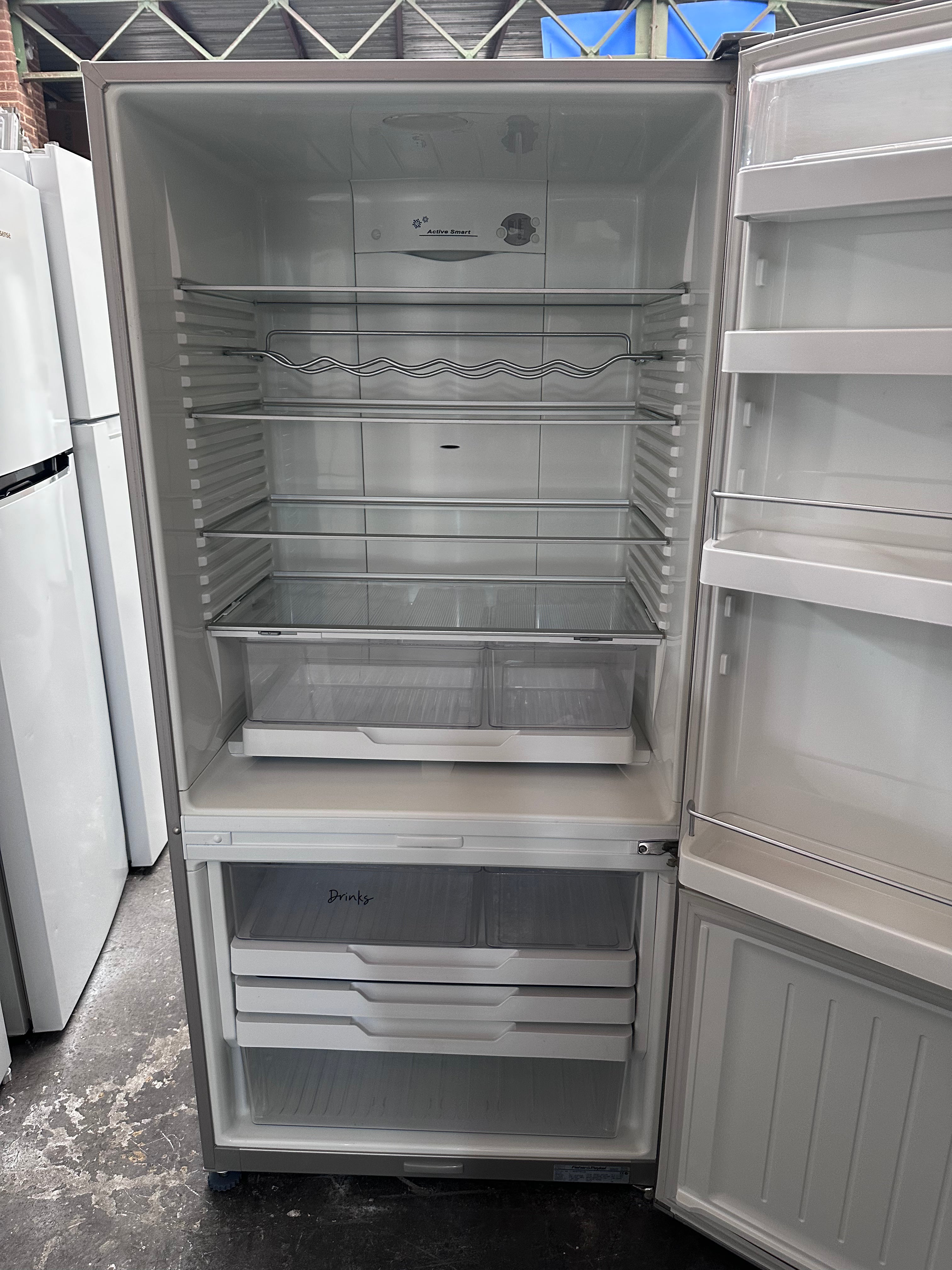 Fisher & Paykel 519L Stainless Steel Bottom Freezer Refrigerator - Energy Efficient, Quiet Operation | Perfect for Modern Kitchens, Restaurants & Small Businesses [Certified Refurbished]