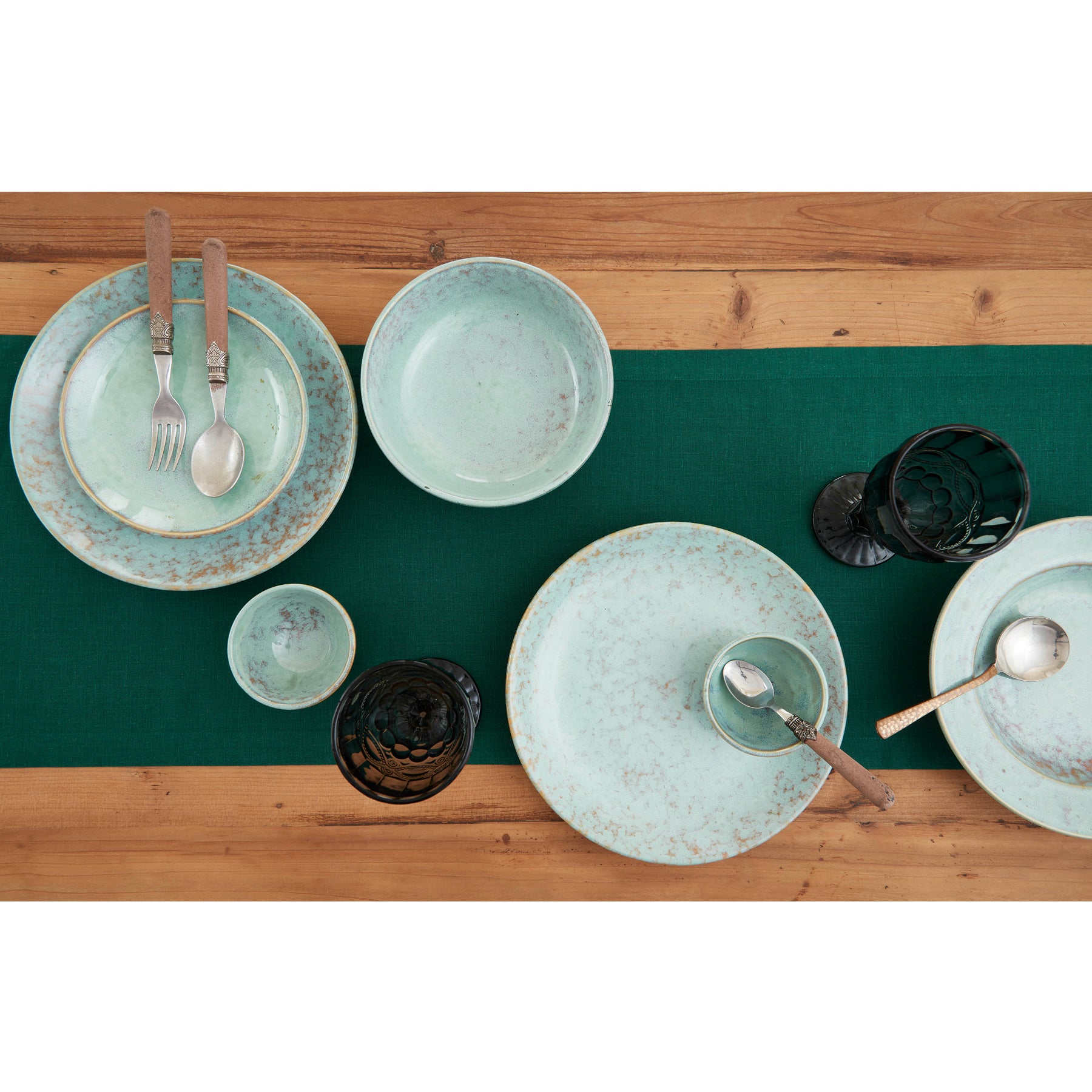 Elegant Fete Table Runner for Weddings, Parties & Events - Premium Decorative Dining Table Cloth for Home Decor & Special Occasions