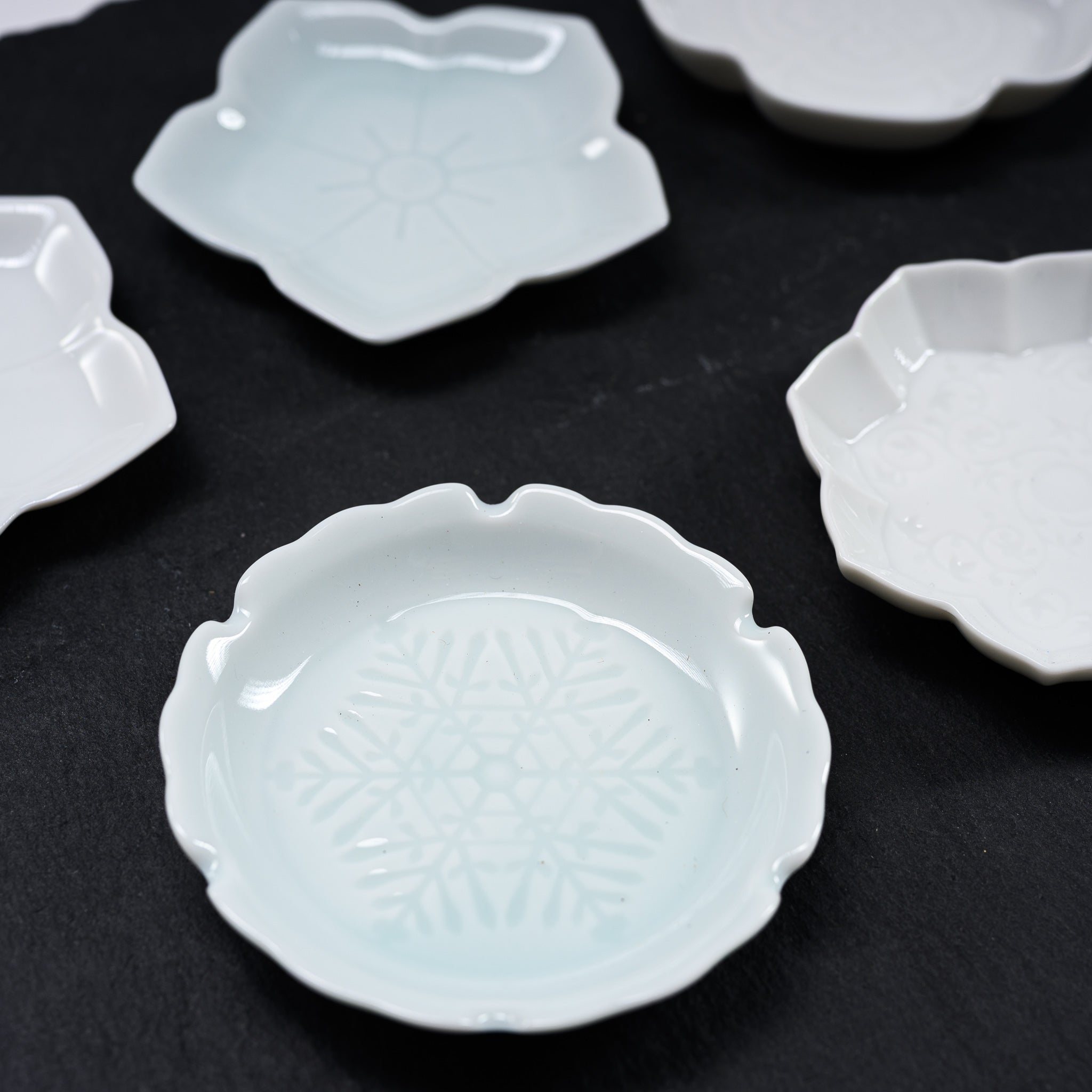 MIYAMA Mino Ware Small Condiment Plate - 7 Stylish Japanese Ceramic Dishes for Soy Sauce, Wasabi & Sushi - Perfect for Asian Dining & Home Decor
