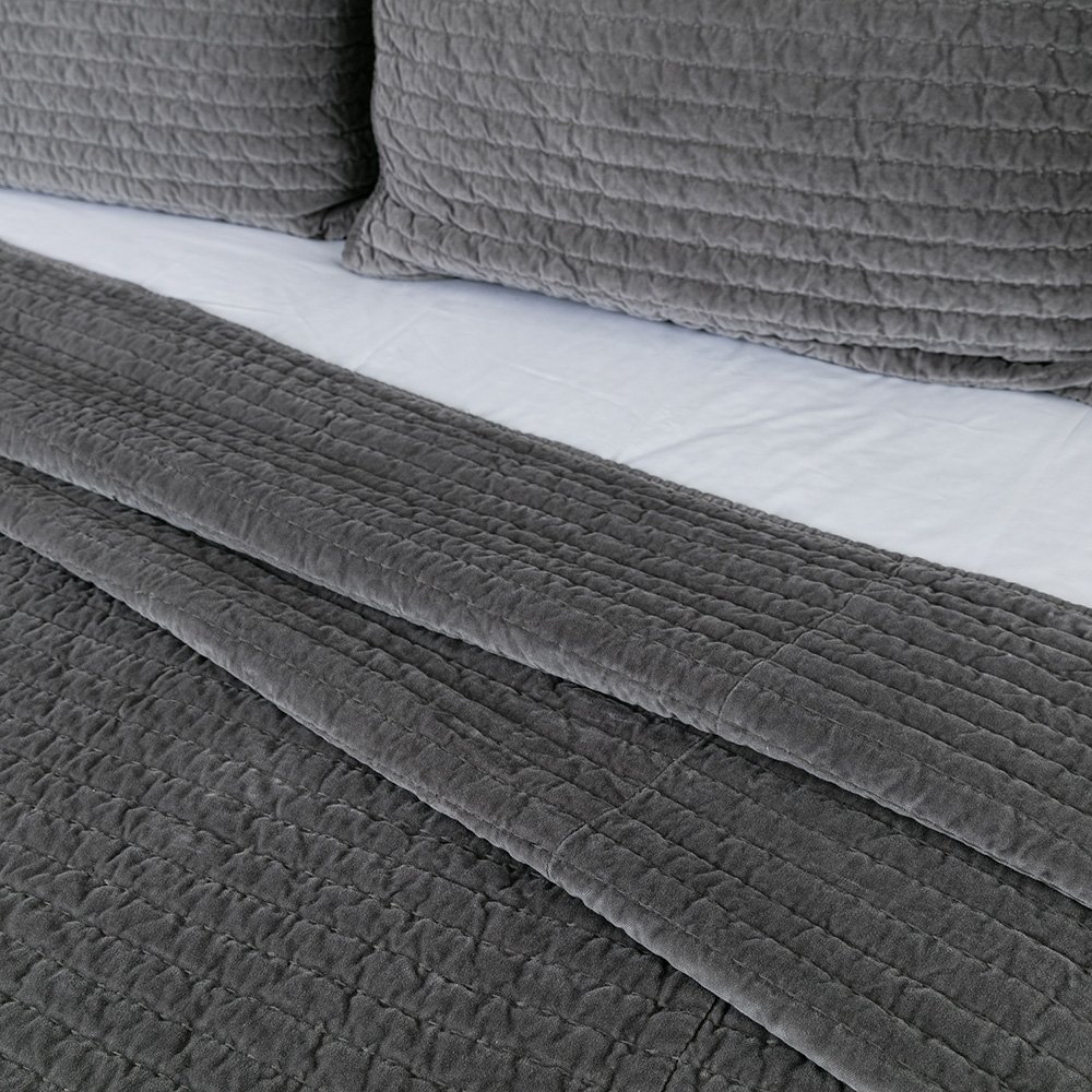 Luxury Velvet Quilt Oversized King Size 108