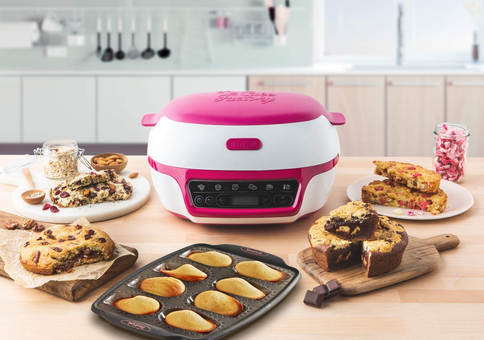 Tefal 12-Cup Mini Muffin Pan for Baking Crispy Muffins, Cupcakes & Madeleines - Non-Stick Black Cake Mold - Perfect for Home Baking, Parties & Holiday Treats