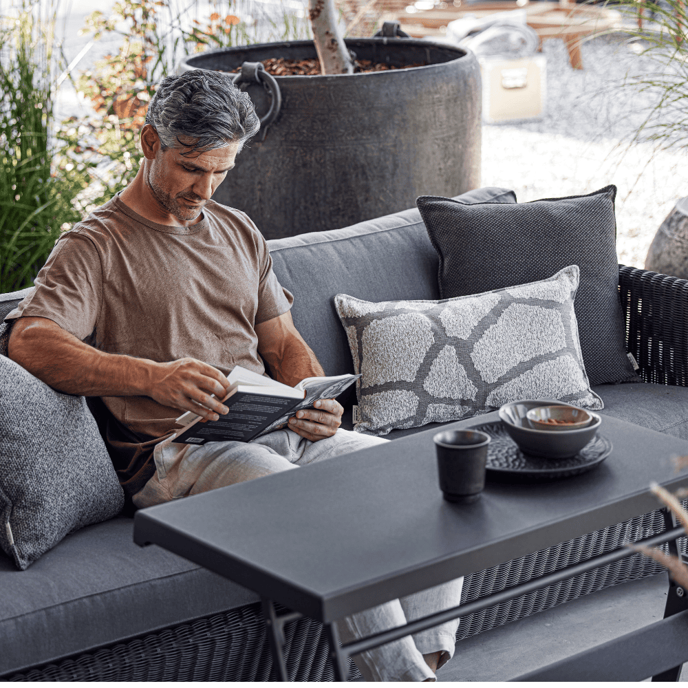 Dual Height Outdoor Coffee Table - Adjustable & Reversible for Patio, Garden, or Poolside Relaxation