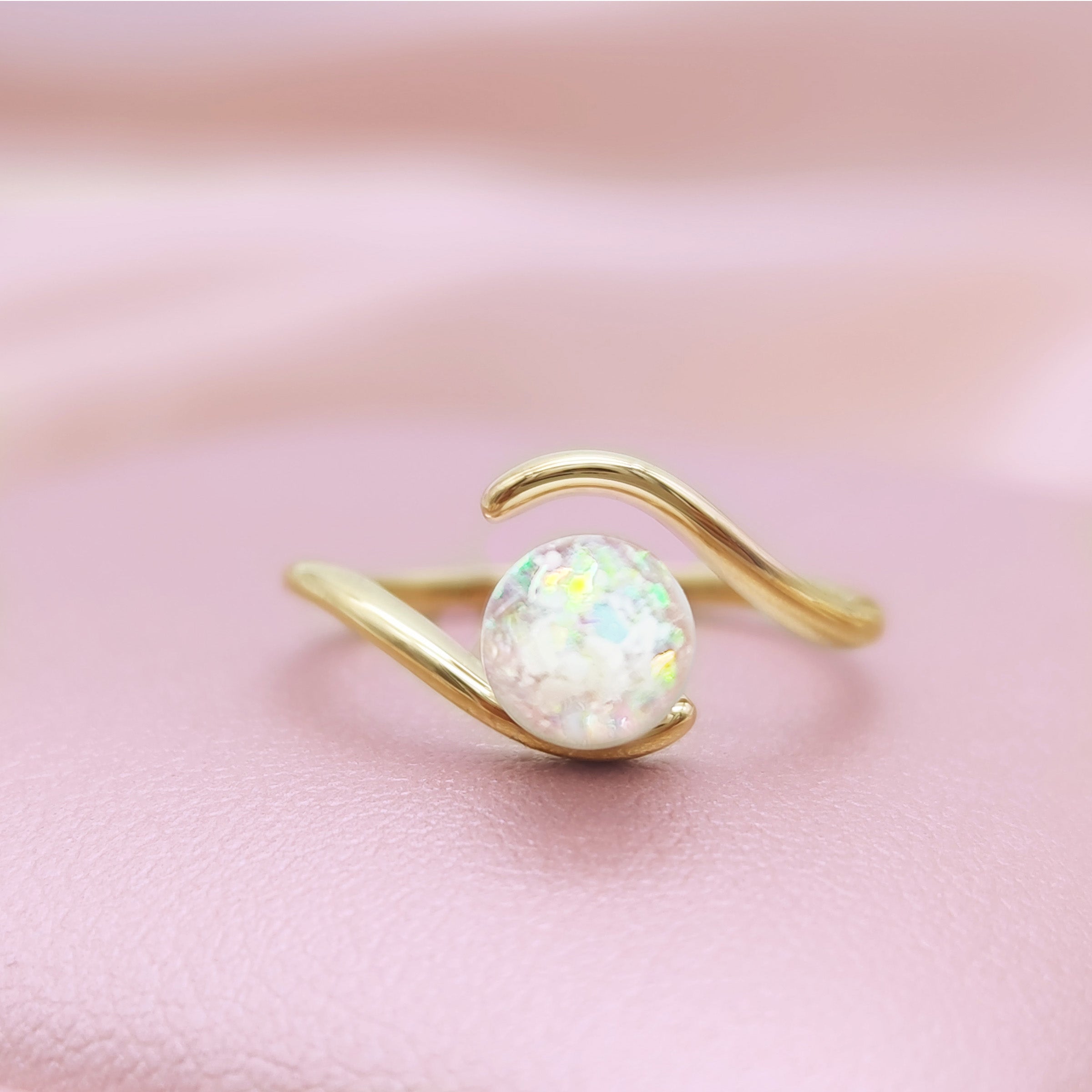 Elegant Ashes Ring for Women - Memorial Jewelry for Loved Ones - Perfect for Remembrance, Funerals & Special Occasions